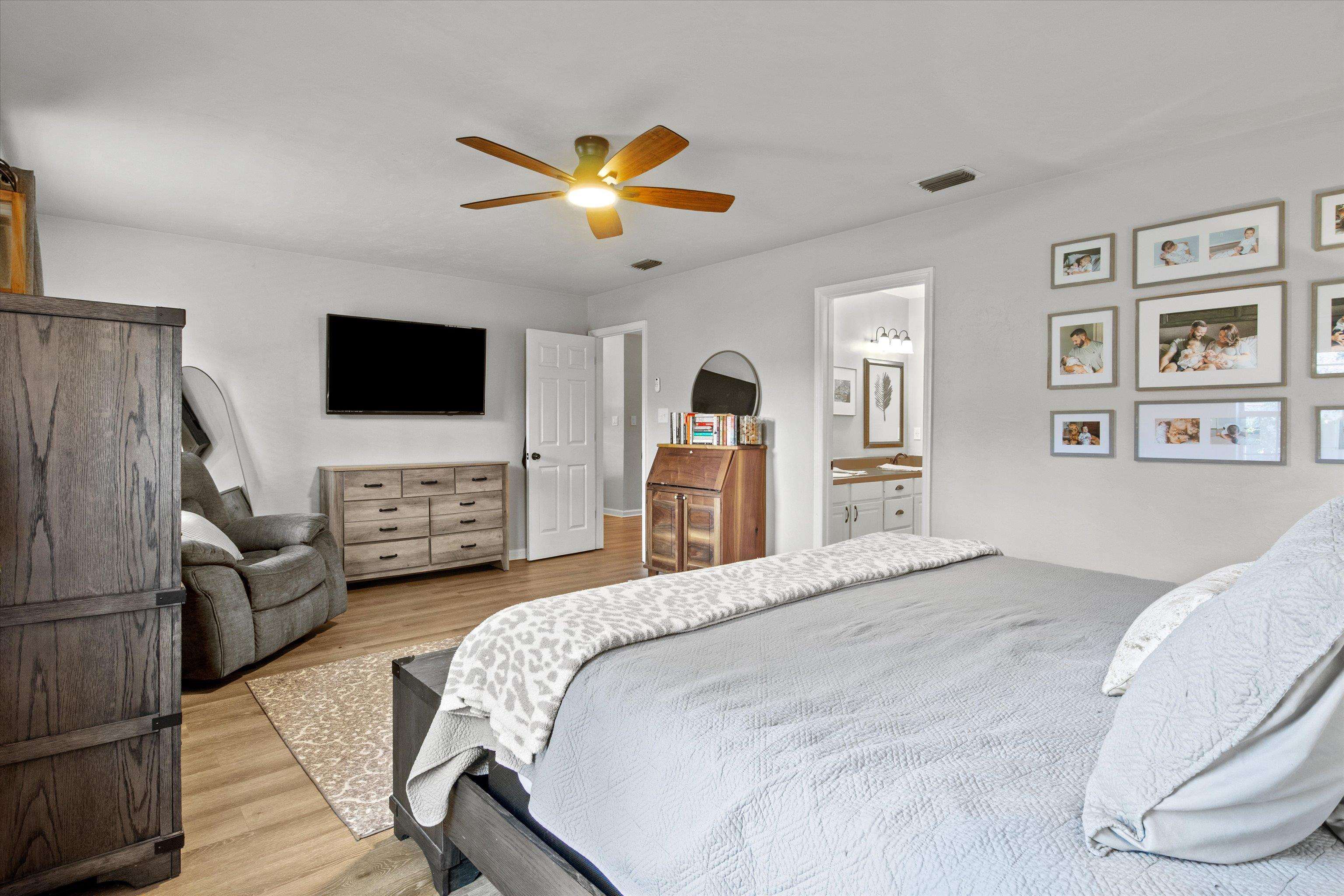 2728 Oakleigh Court