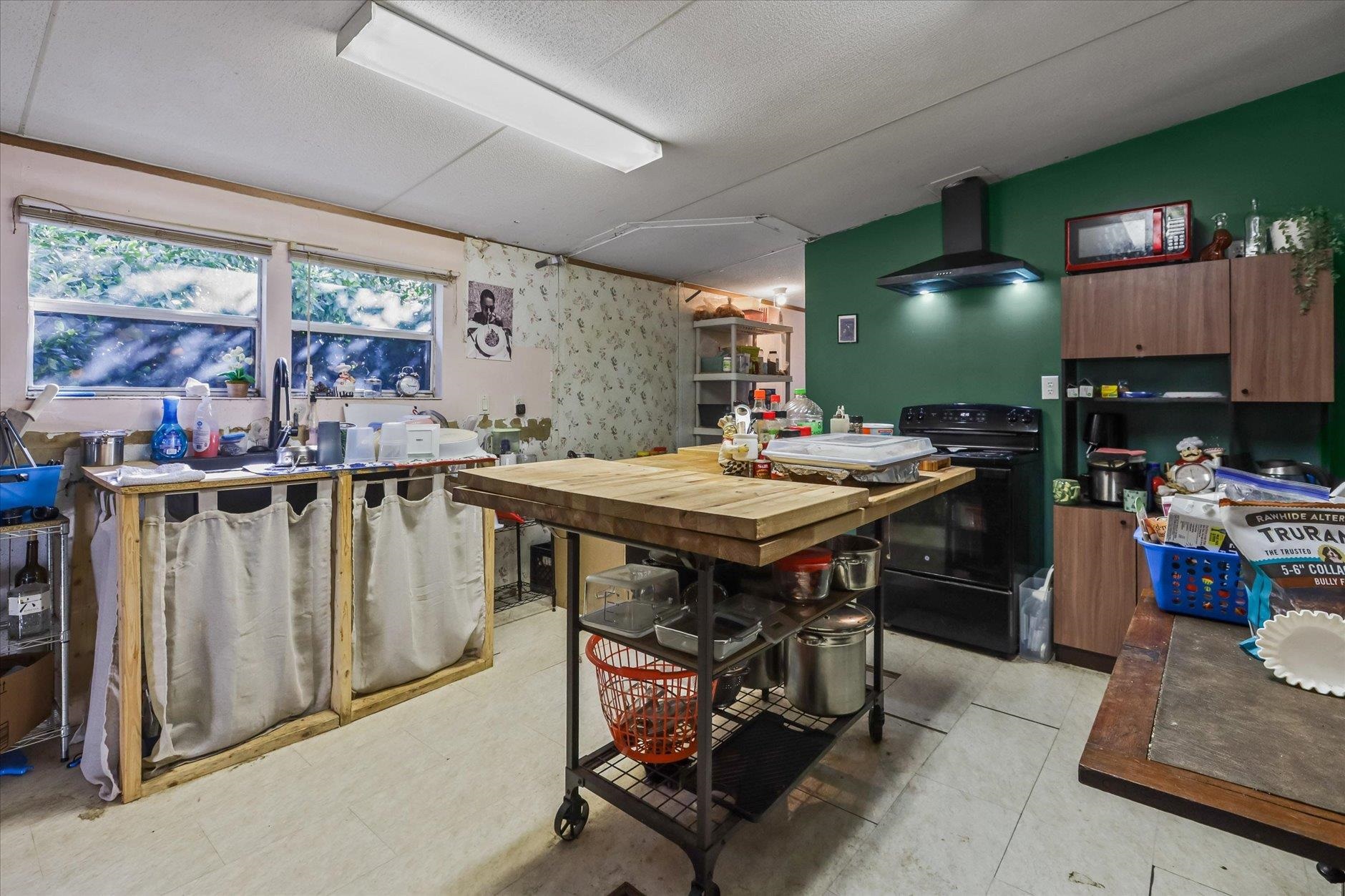 728 Sir Richard Road