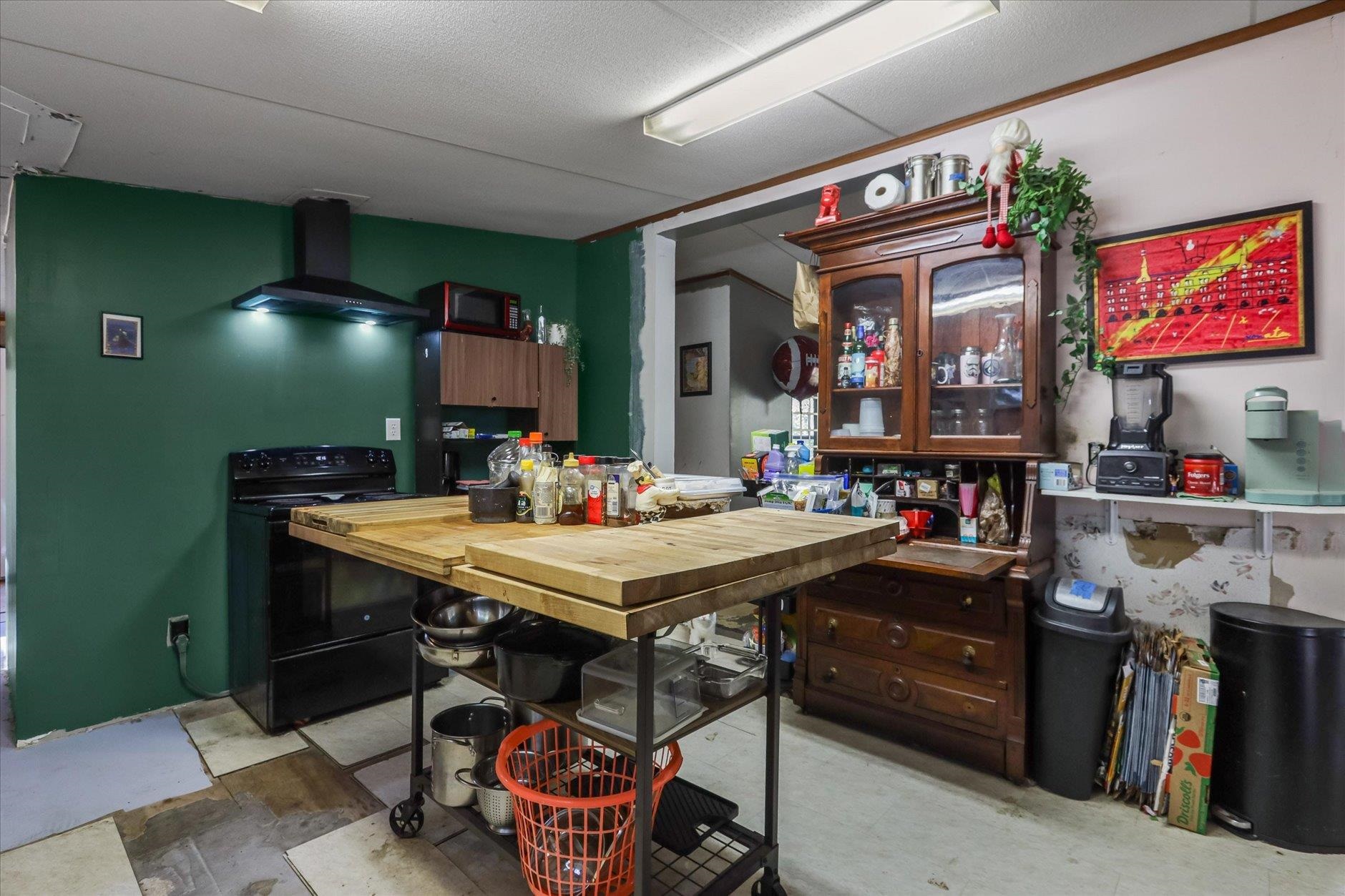 728 Sir Richard Road