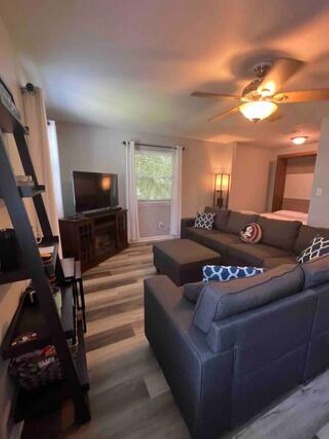 1323 Airport Drive Unit: E09