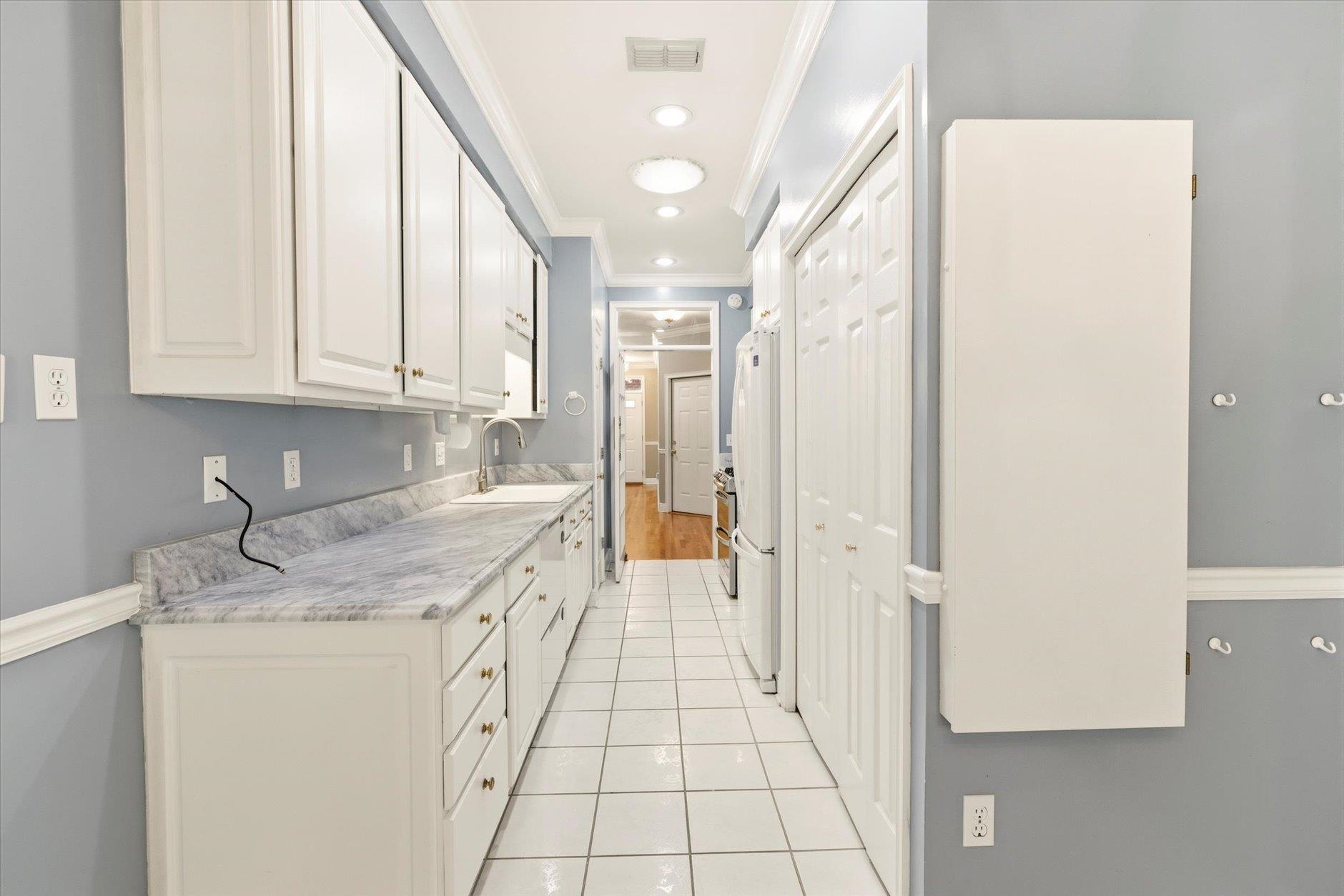 3343 Piping Rock