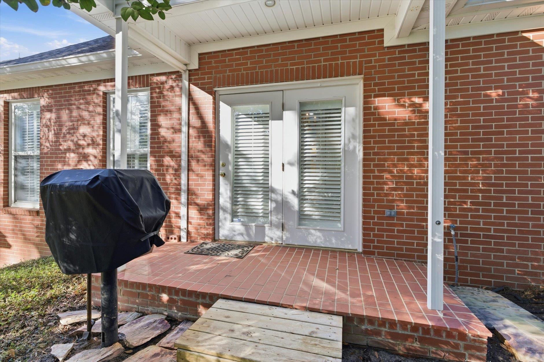 3343 Piping Rock
