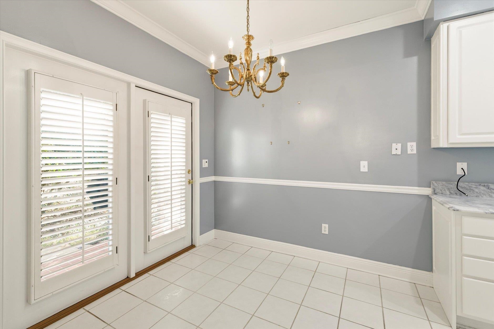 3343 Piping Rock