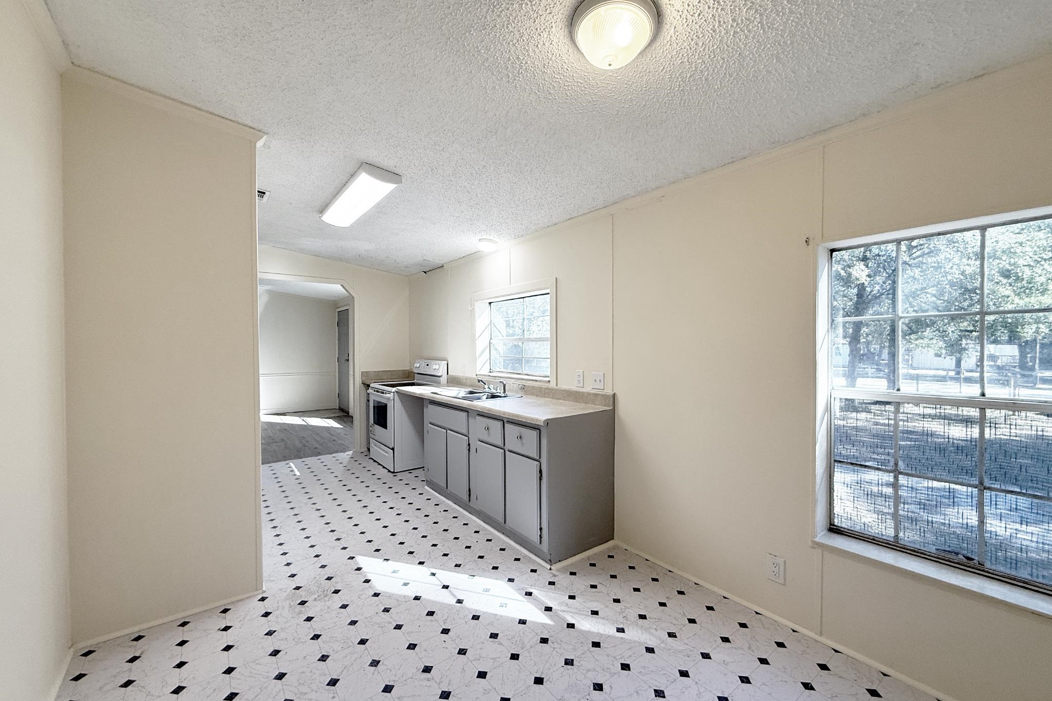 10086 SPRING SINK Road