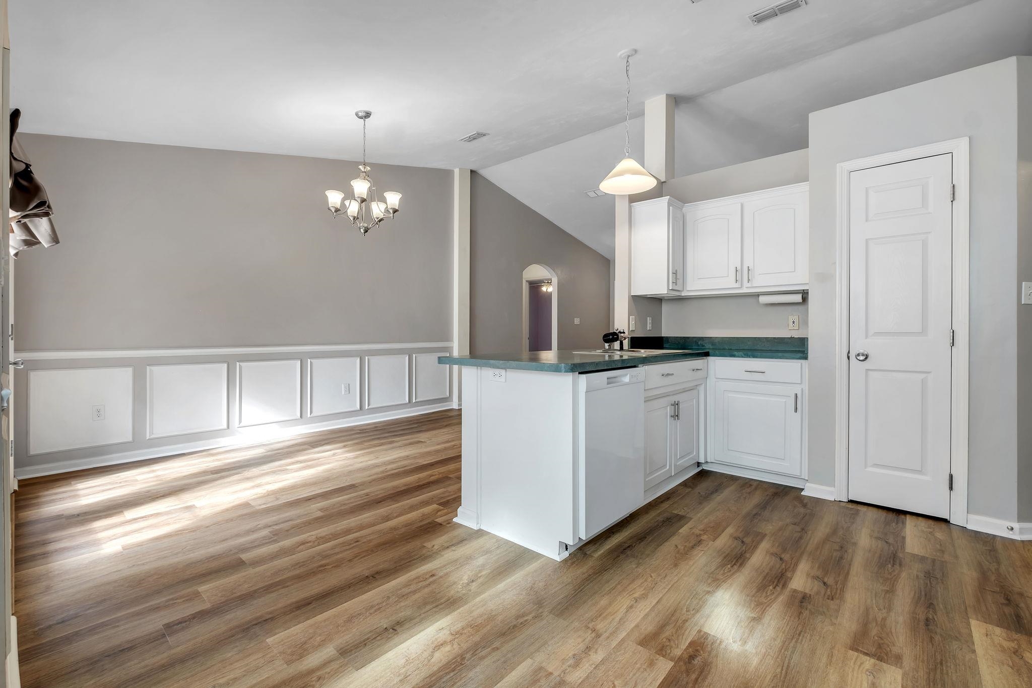 117 Shadow Oak Circle