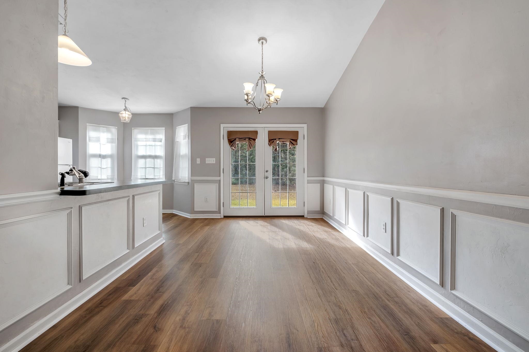 117 Shadow Oak Circle