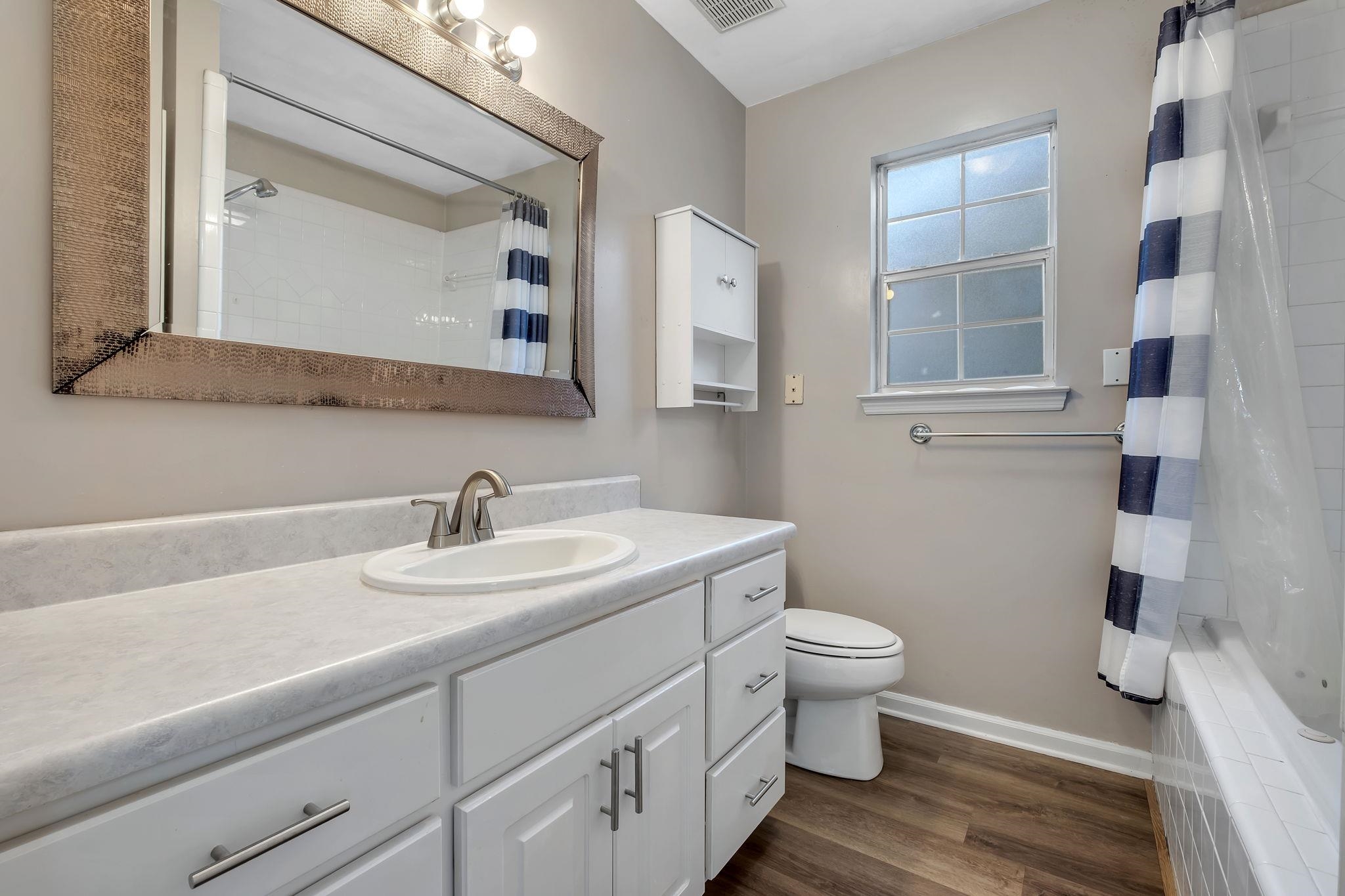 117 Shadow Oak Circle