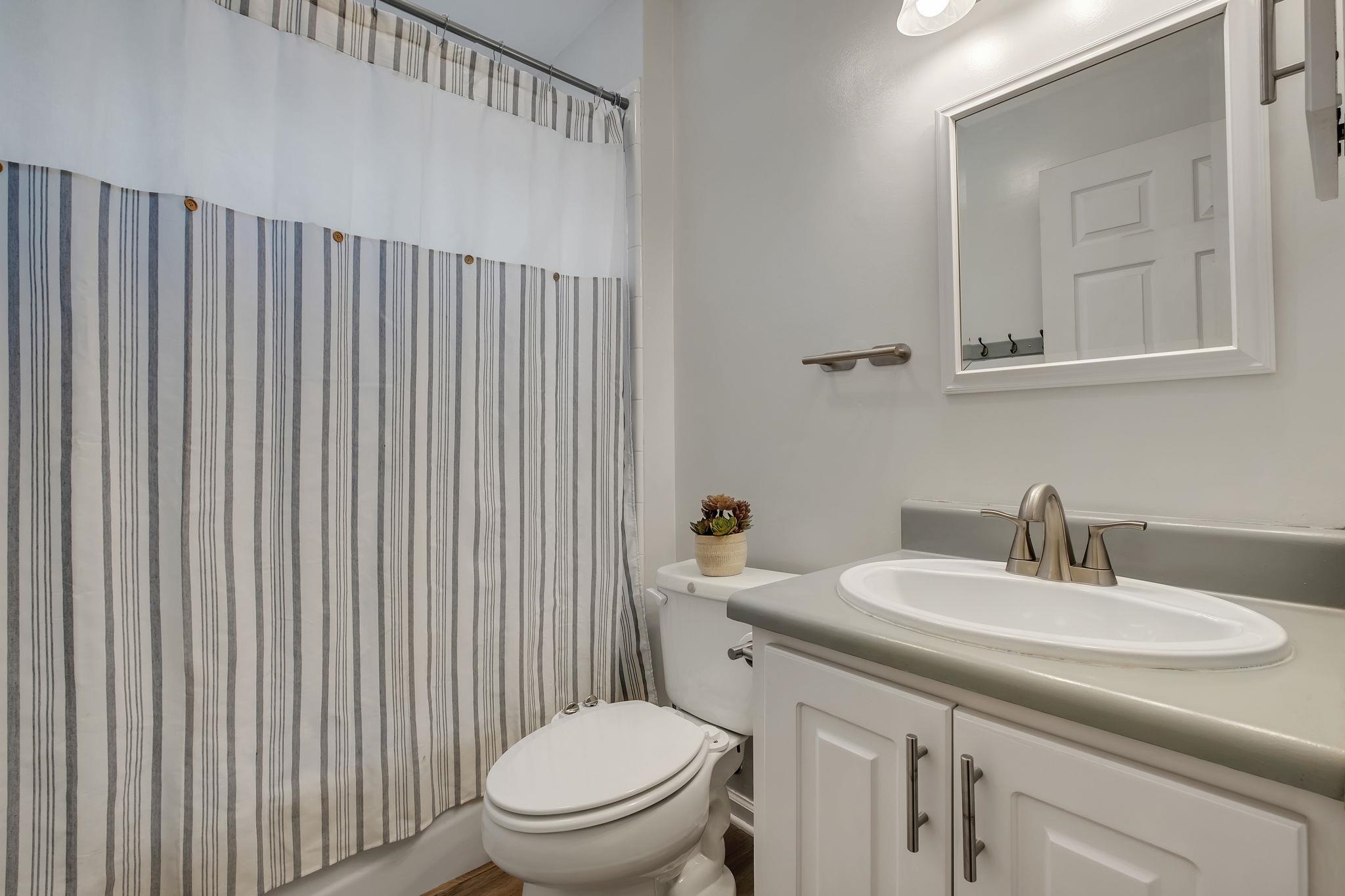 117 Shadow Oak Circle