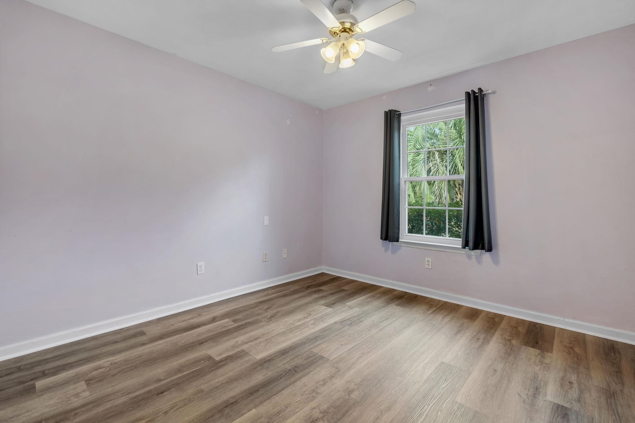 117 Shadow Oak Circle