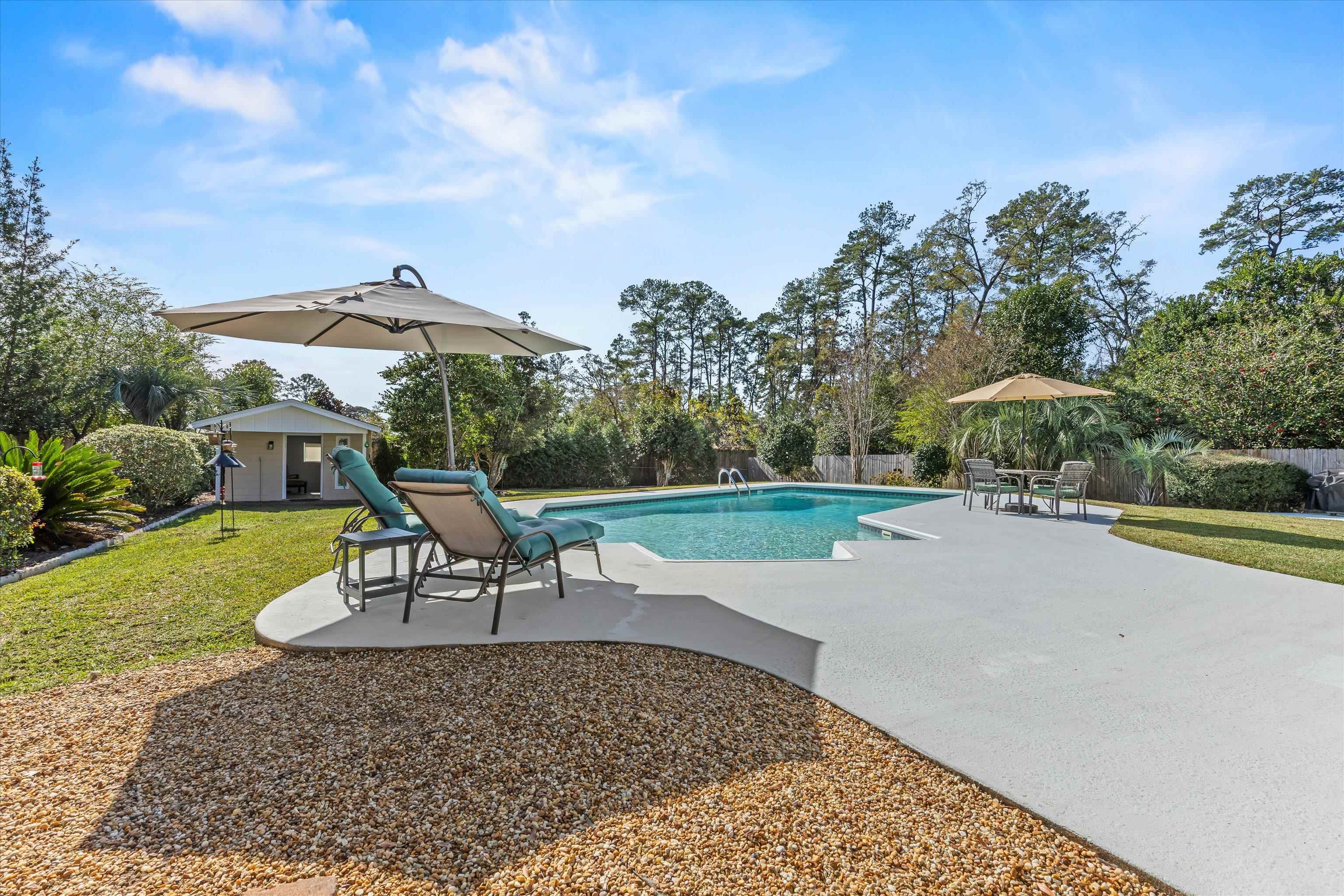 203 GLENVIEW Drive