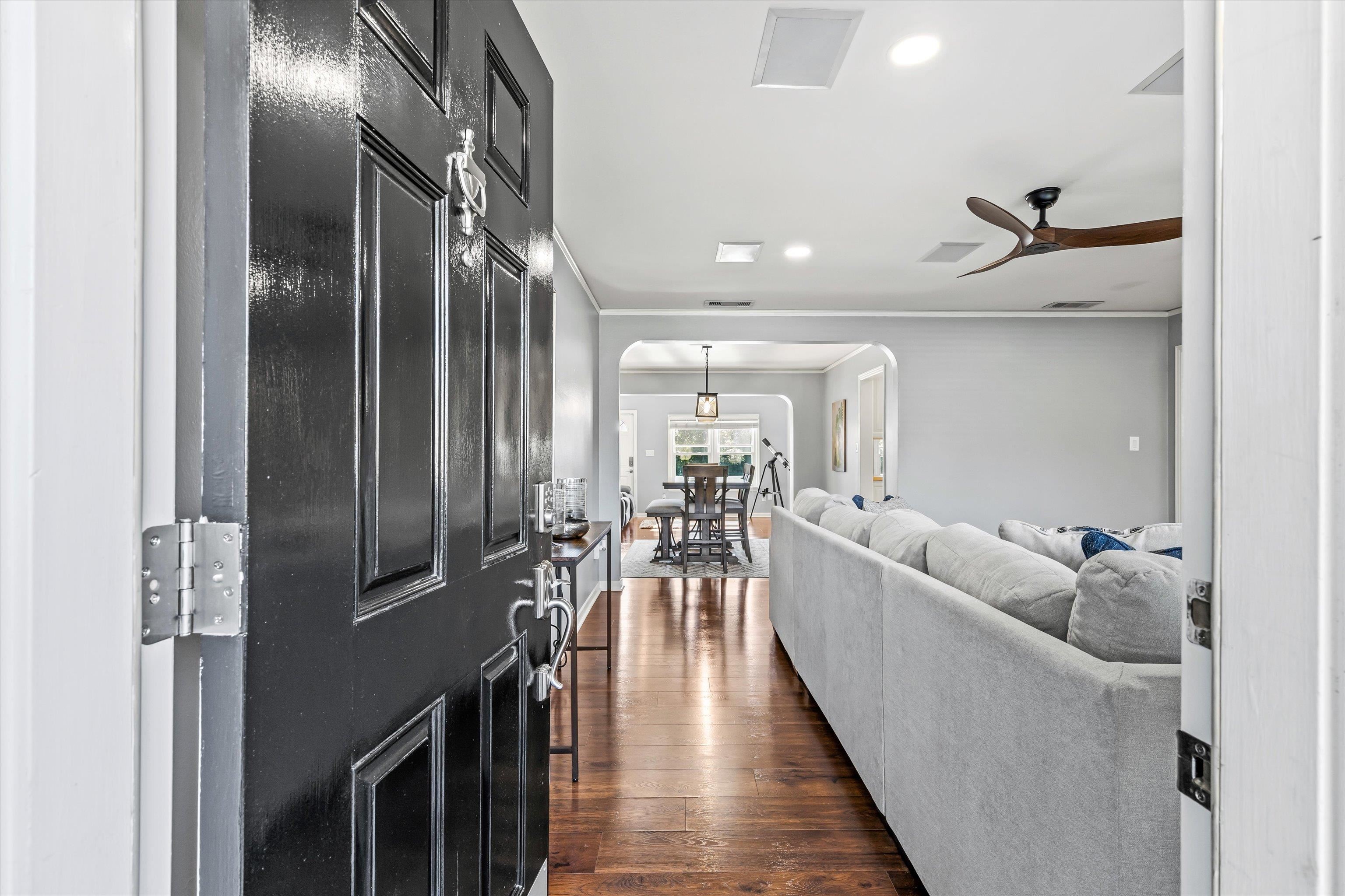 203 GLENVIEW Drive