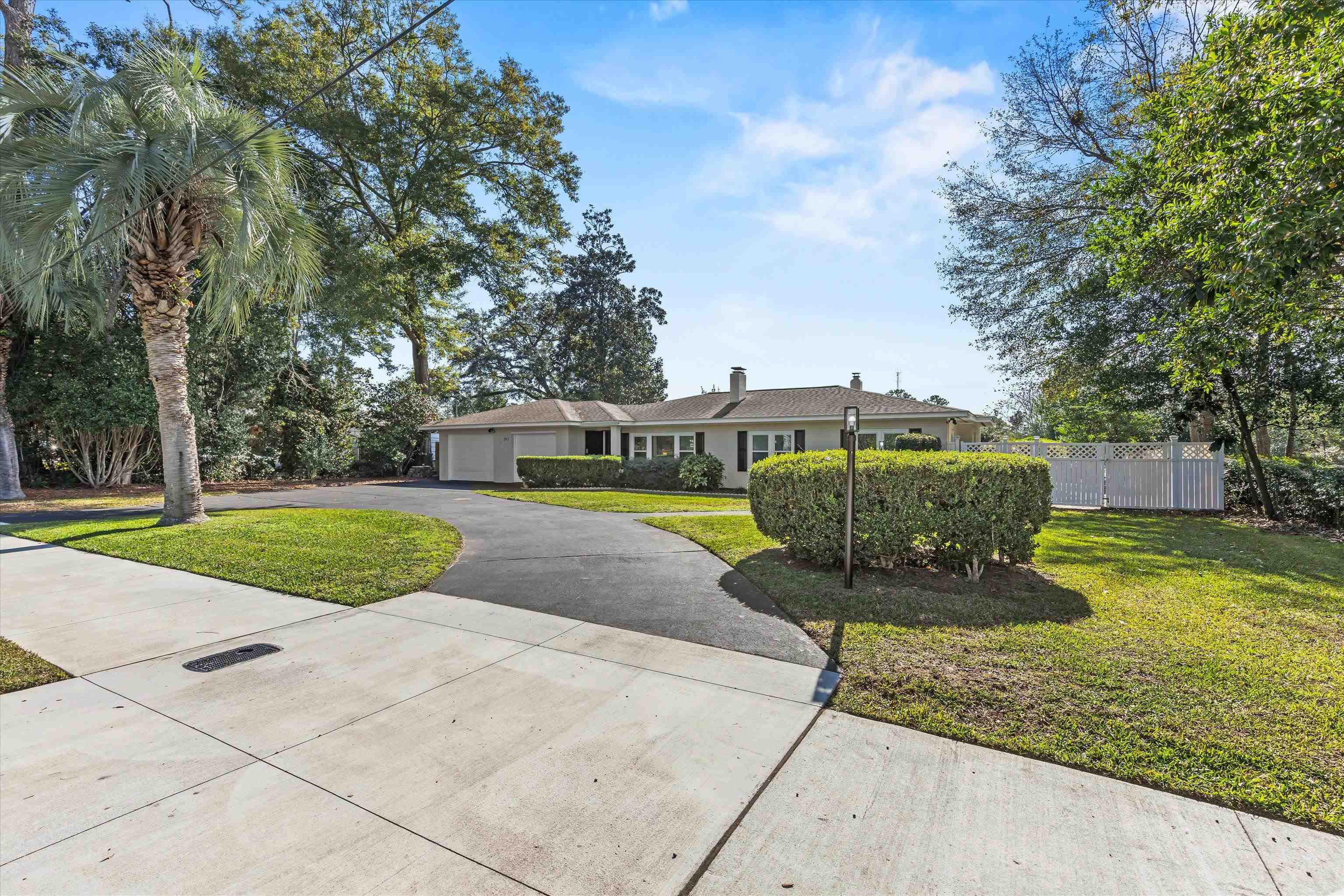 203 GLENVIEW Drive