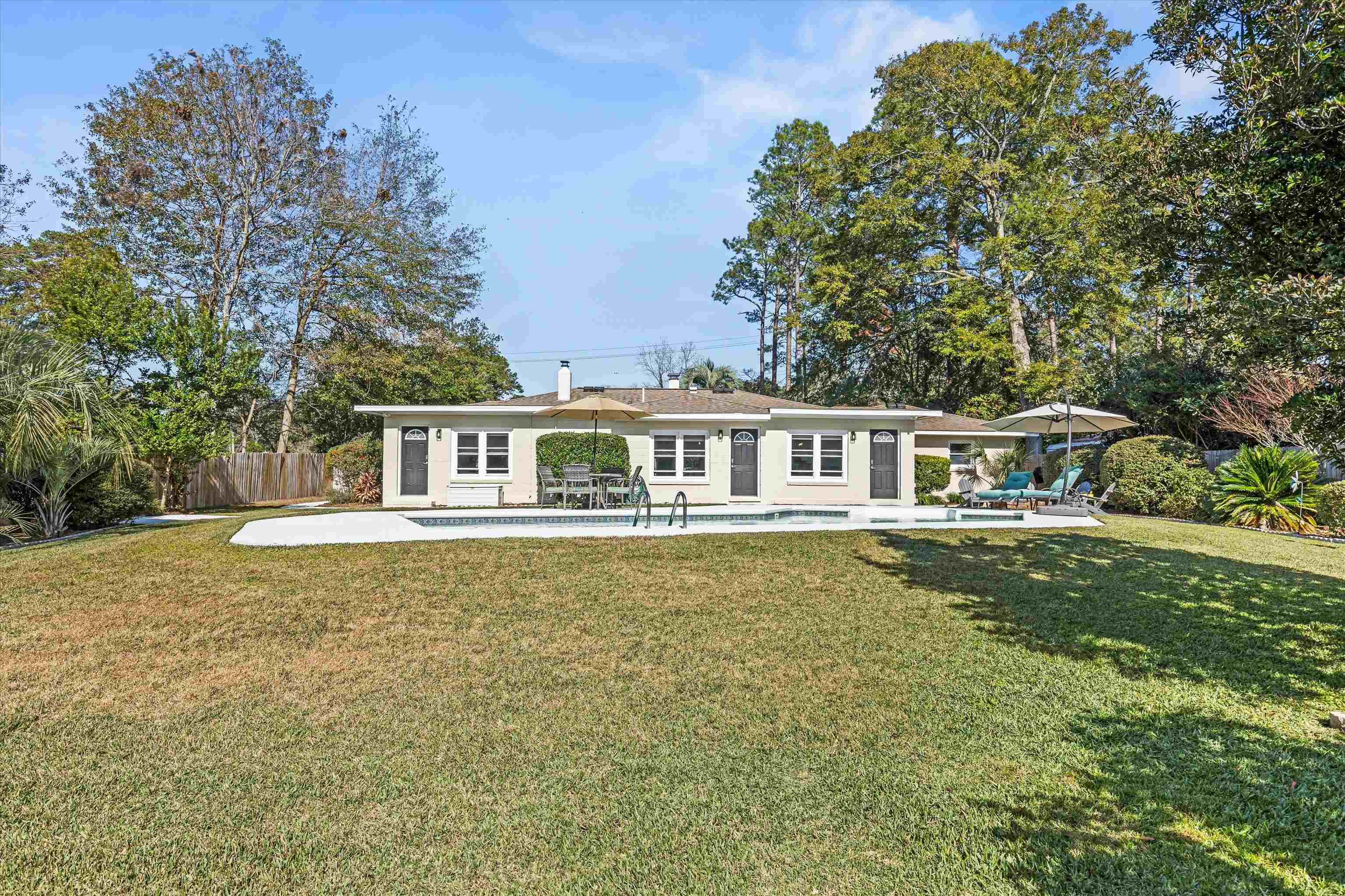203 GLENVIEW Drive