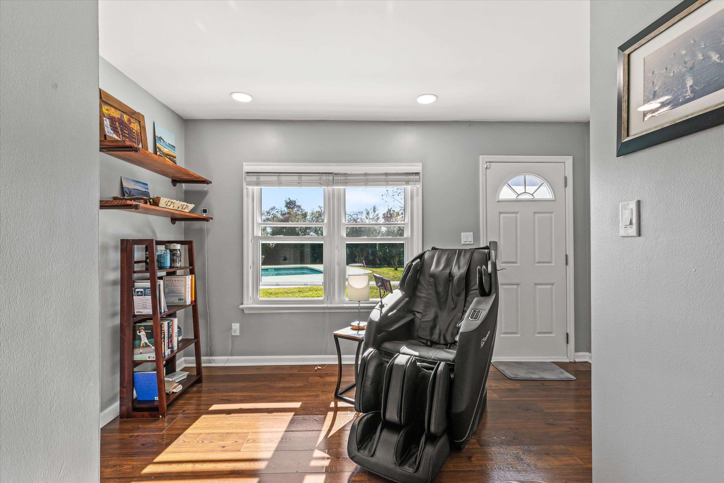 203 GLENVIEW Drive