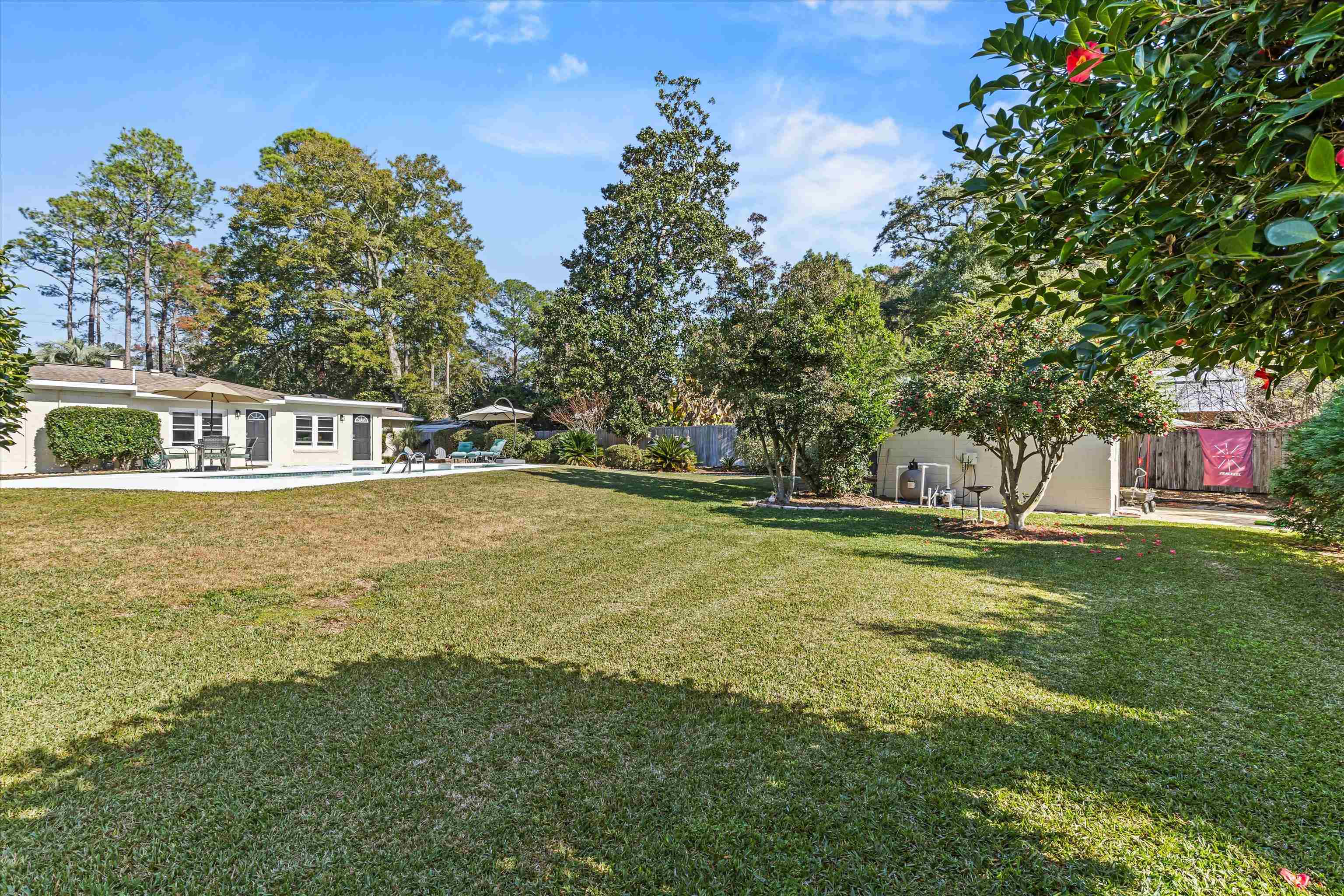 203 GLENVIEW Drive