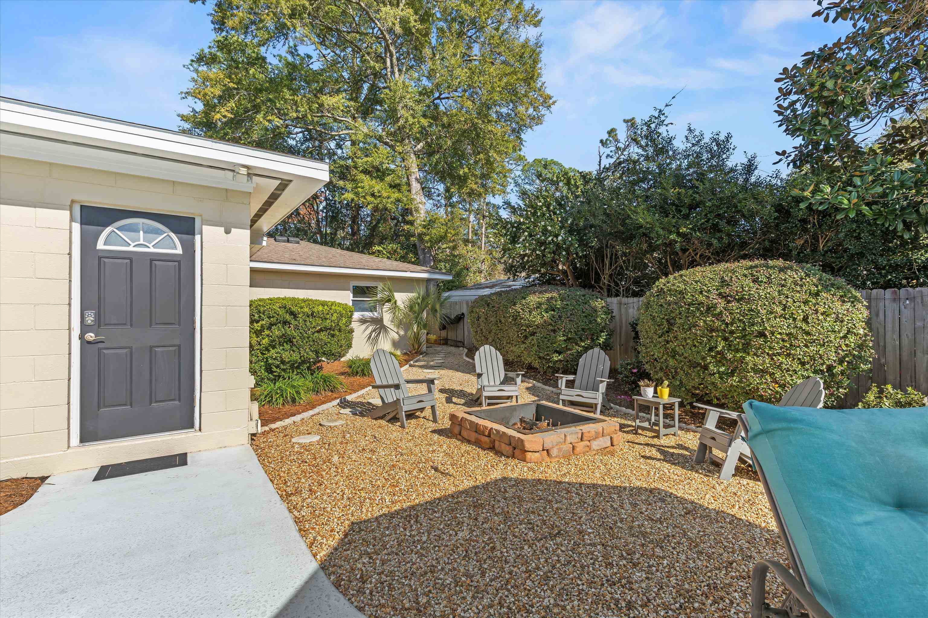 203 GLENVIEW Drive