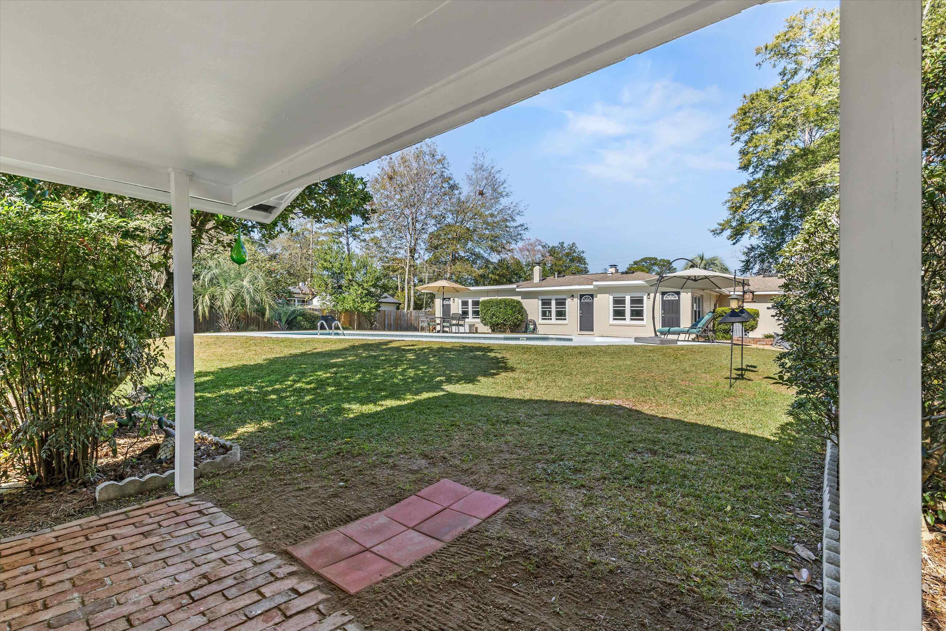203 GLENVIEW Drive