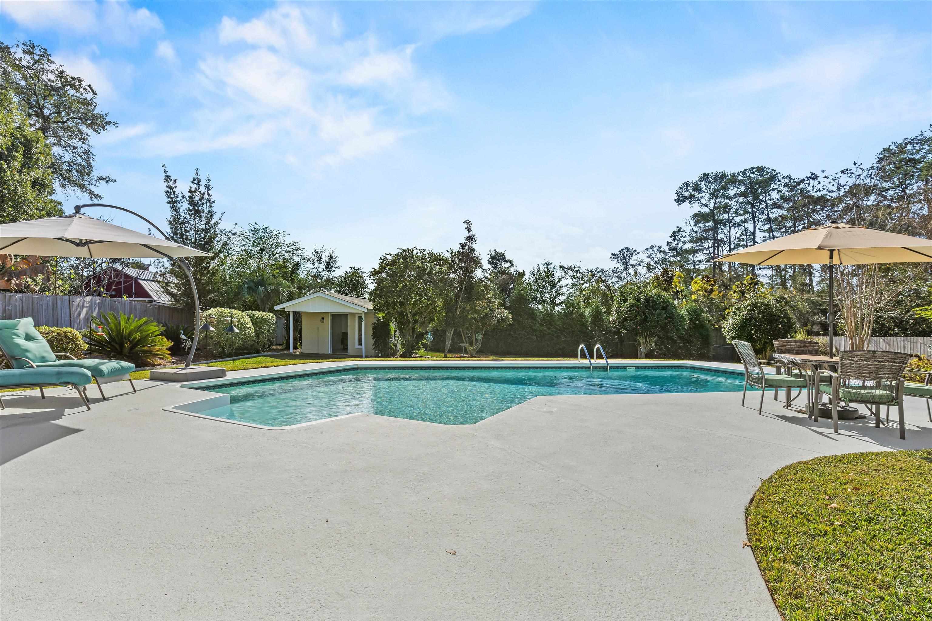 203 GLENVIEW Drive