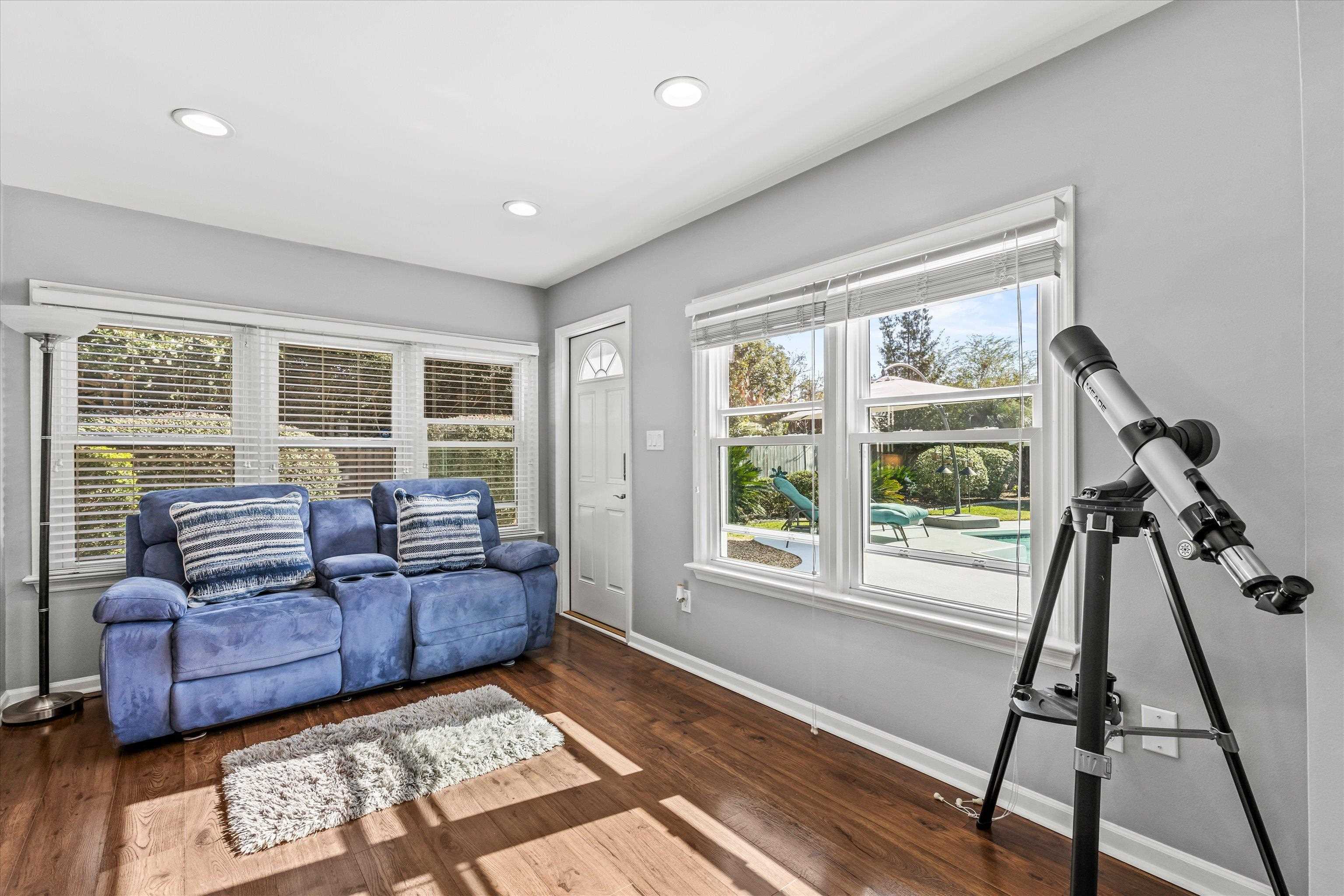 203 GLENVIEW Drive