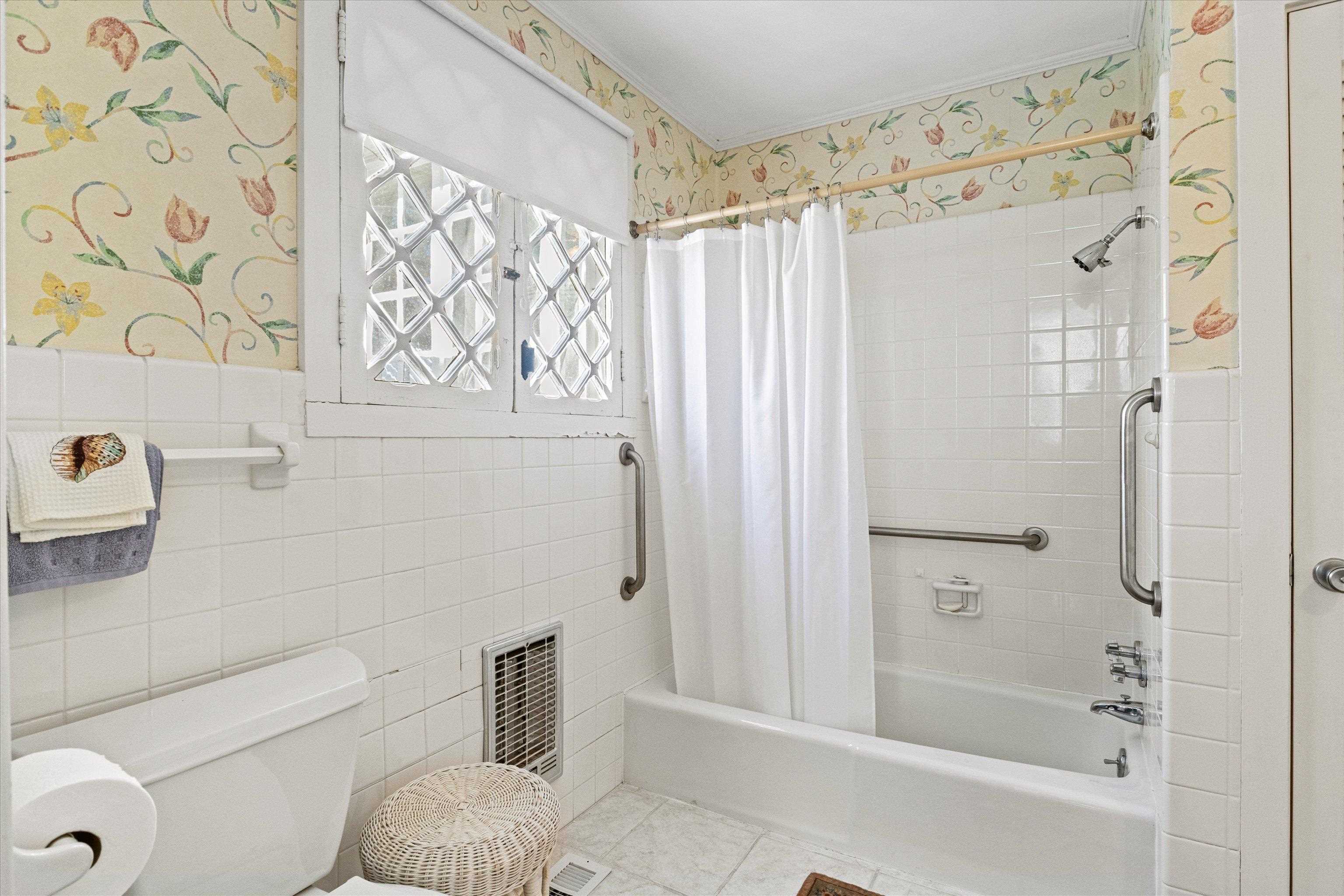 336 N JACKSON Street