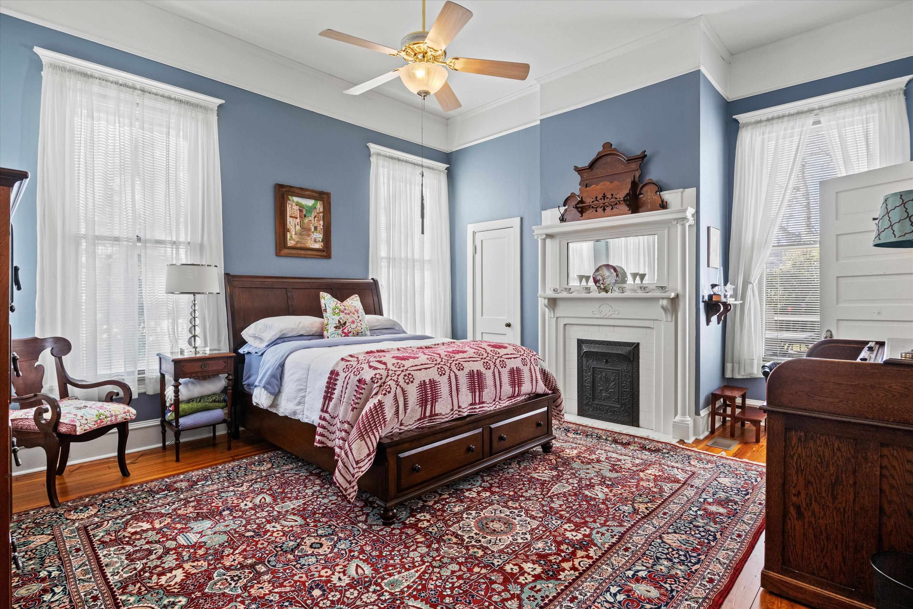 336 N JACKSON Street