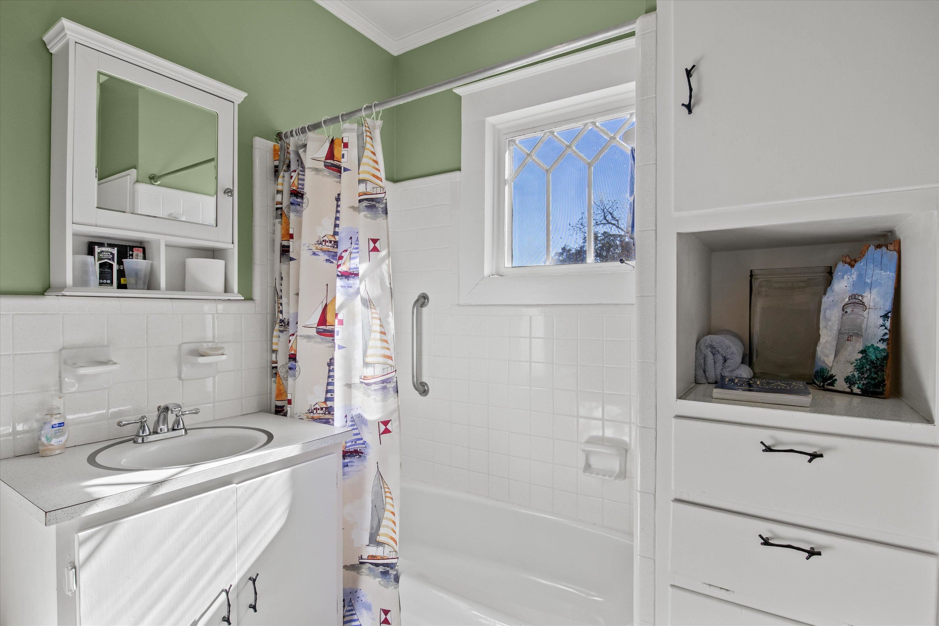 336 N JACKSON Street