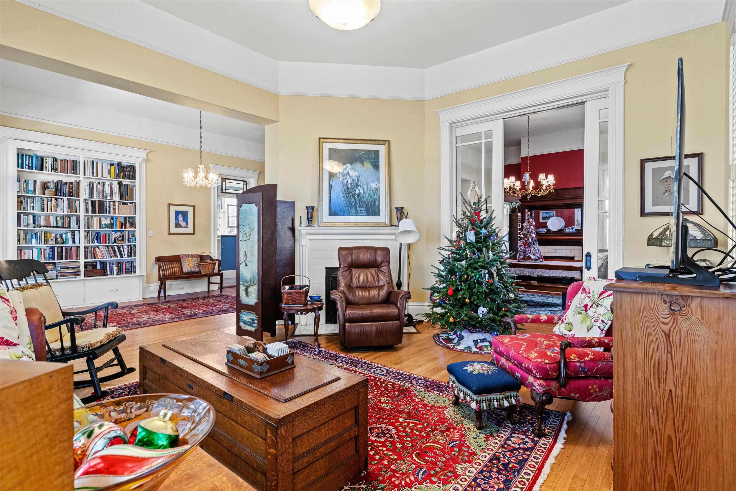 336 N JACKSON Street