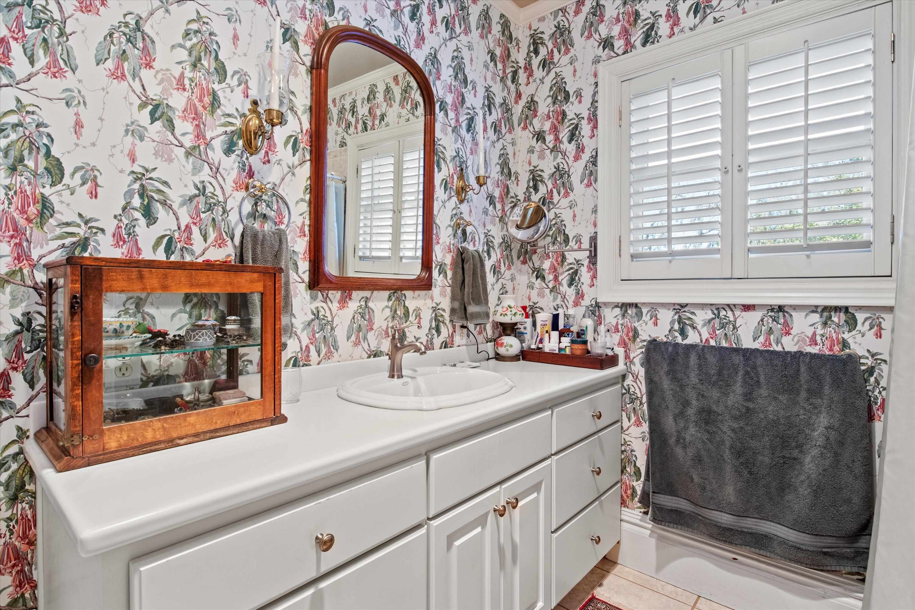 336 N JACKSON Street