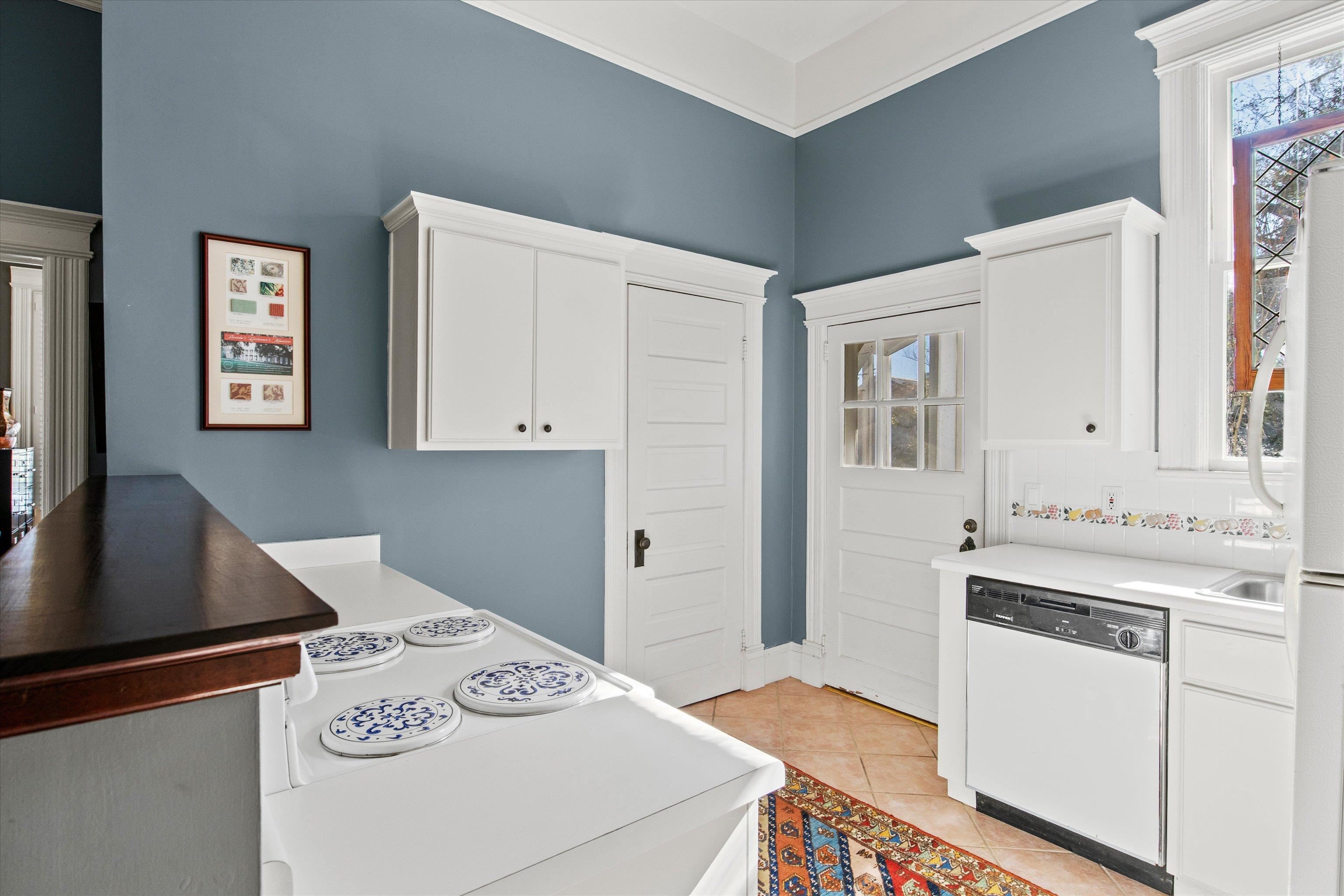 336 N JACKSON Street