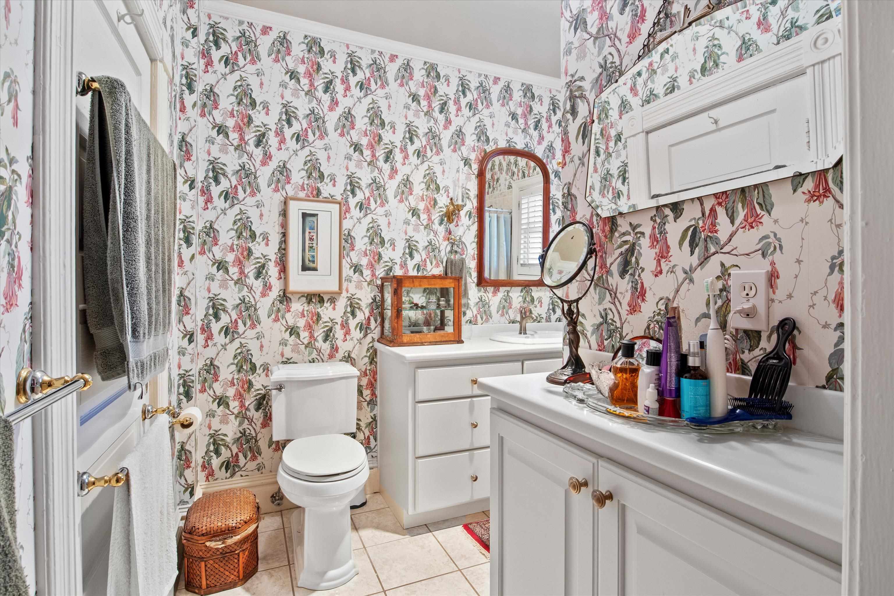 336 N JACKSON Street