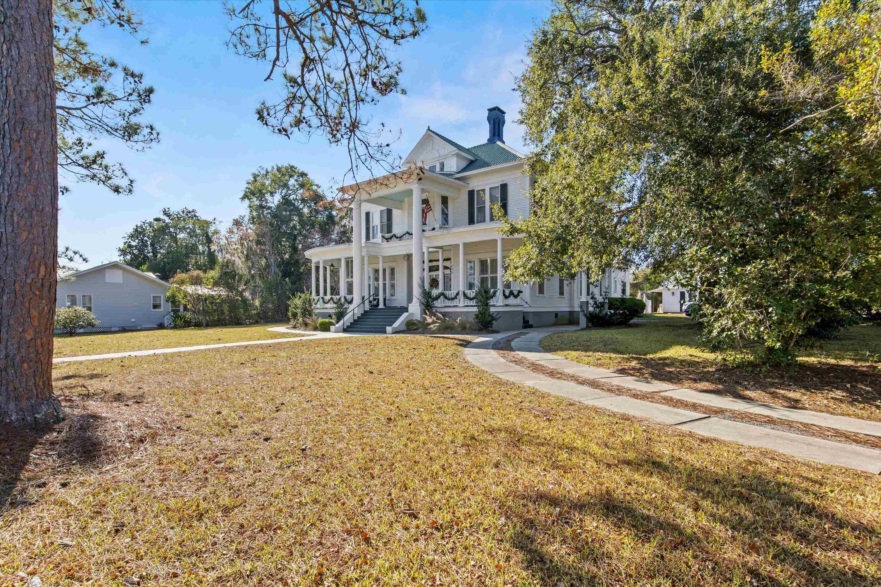 336 N JACKSON Street