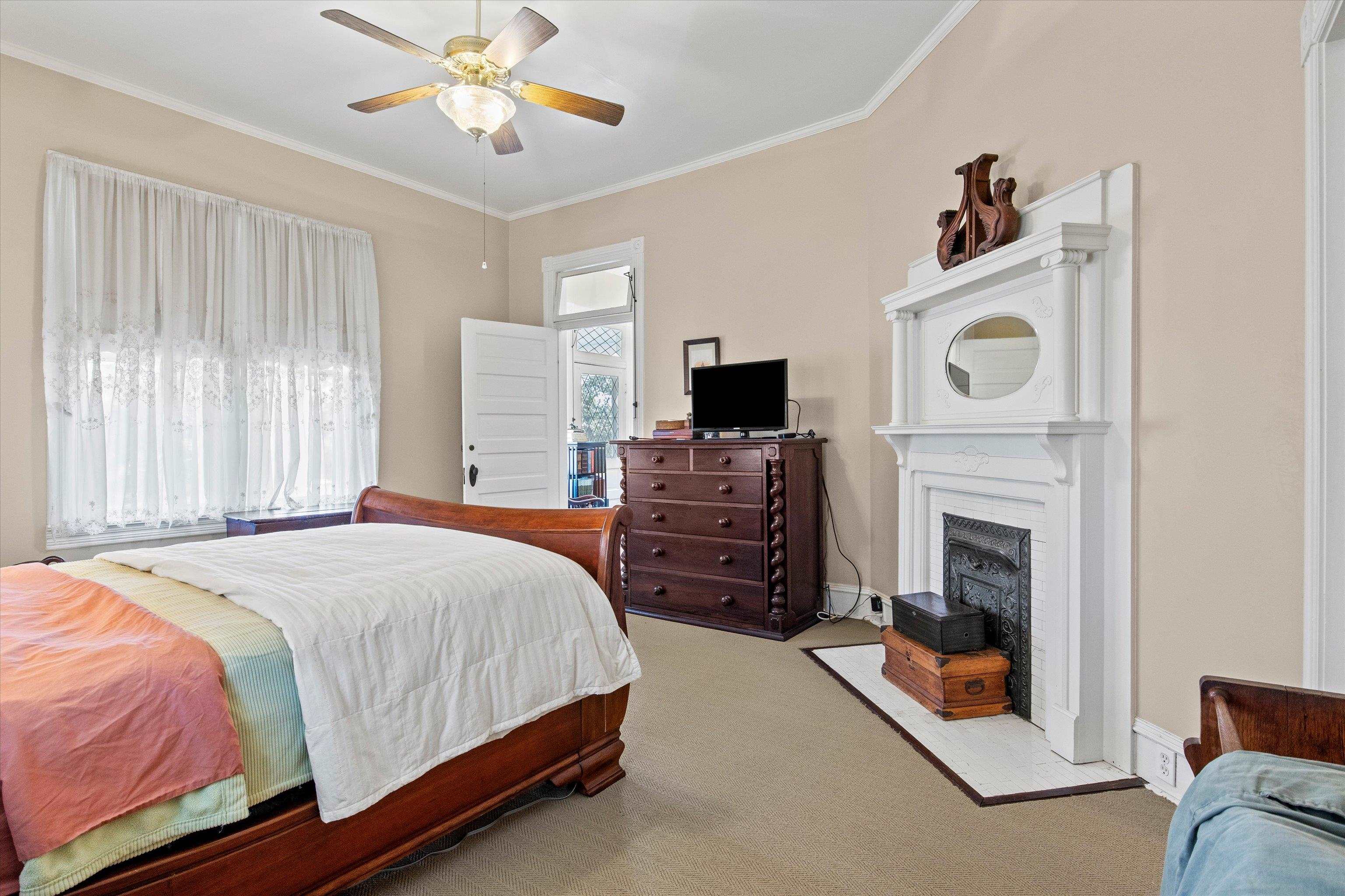 336 N JACKSON Street