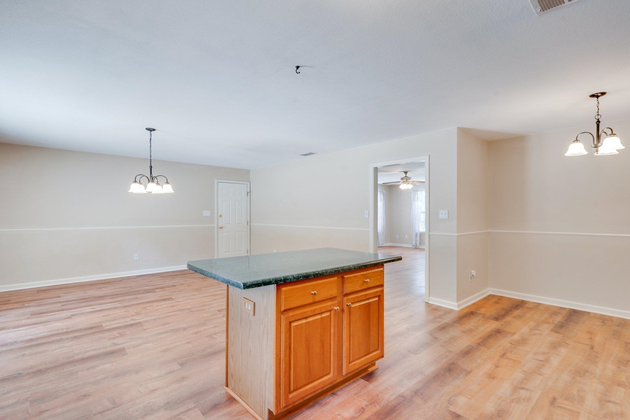 21625 Bloxham Cutoff