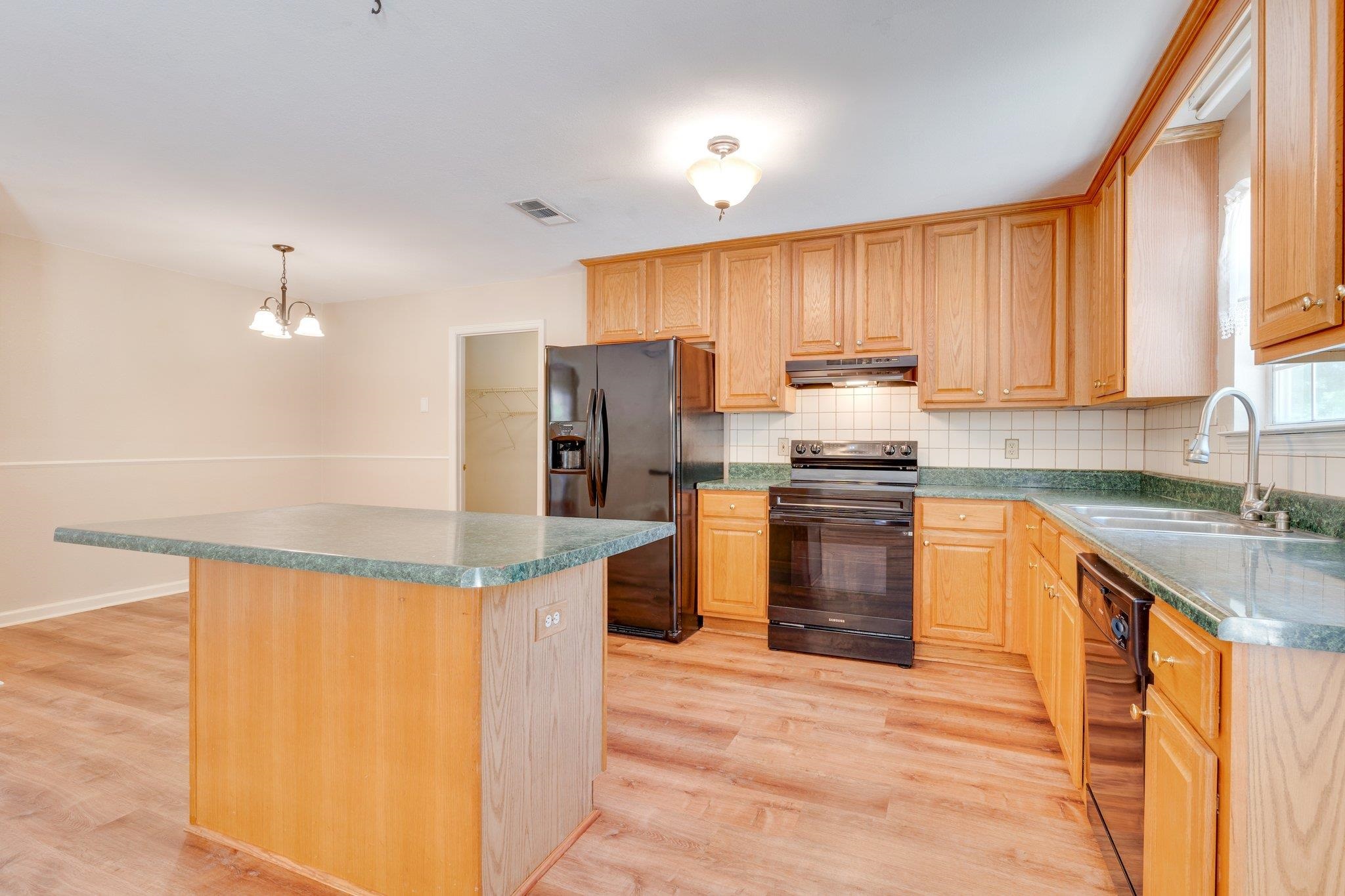 21625 Bloxham Cutoff