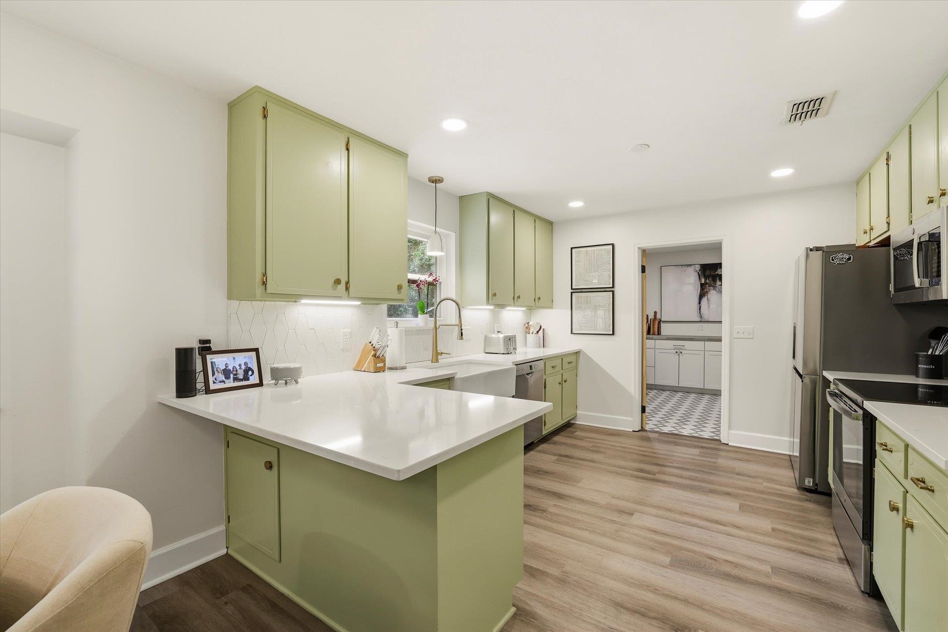 3130 E Shamrock