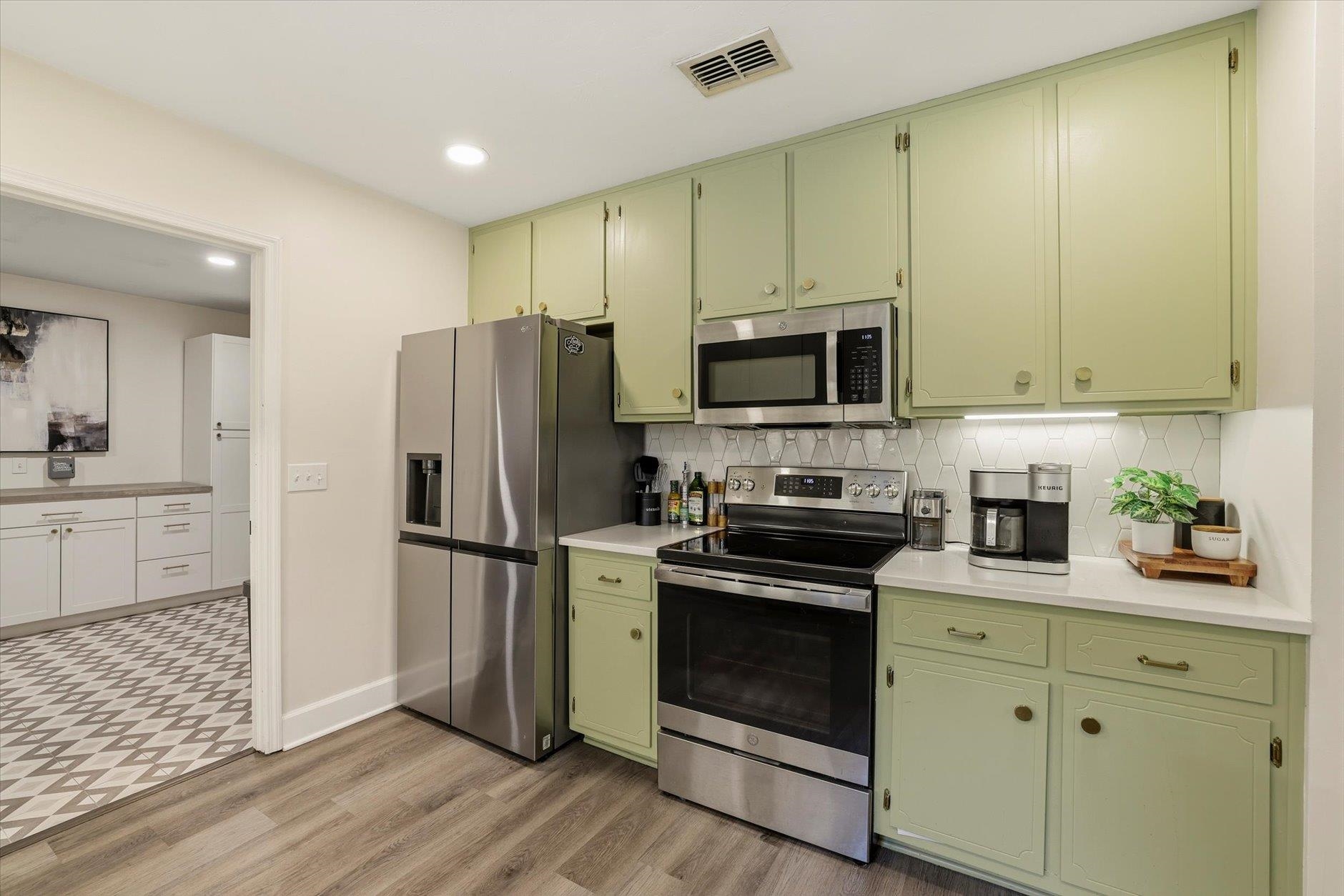 3130 E Shamrock