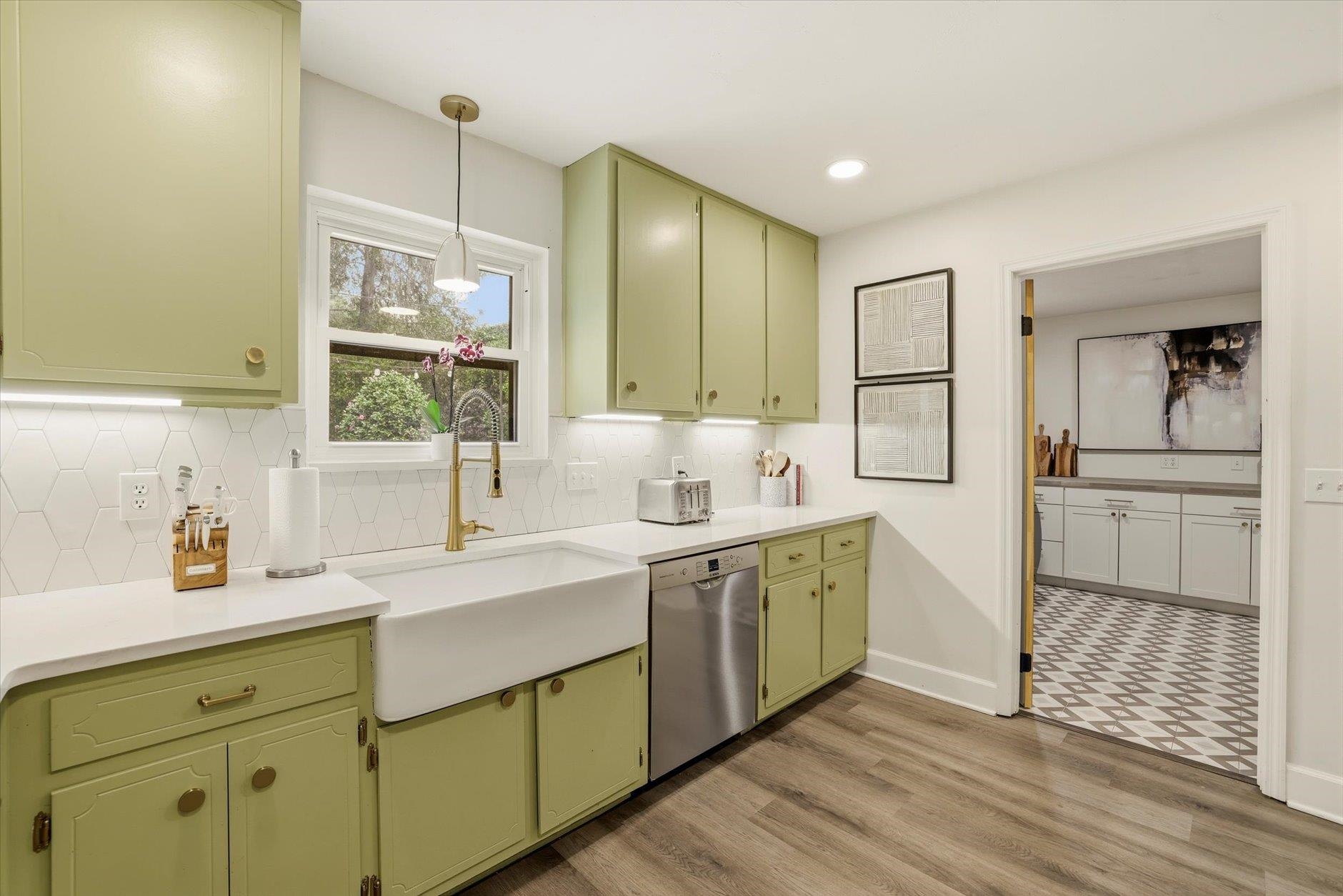 3130 E Shamrock