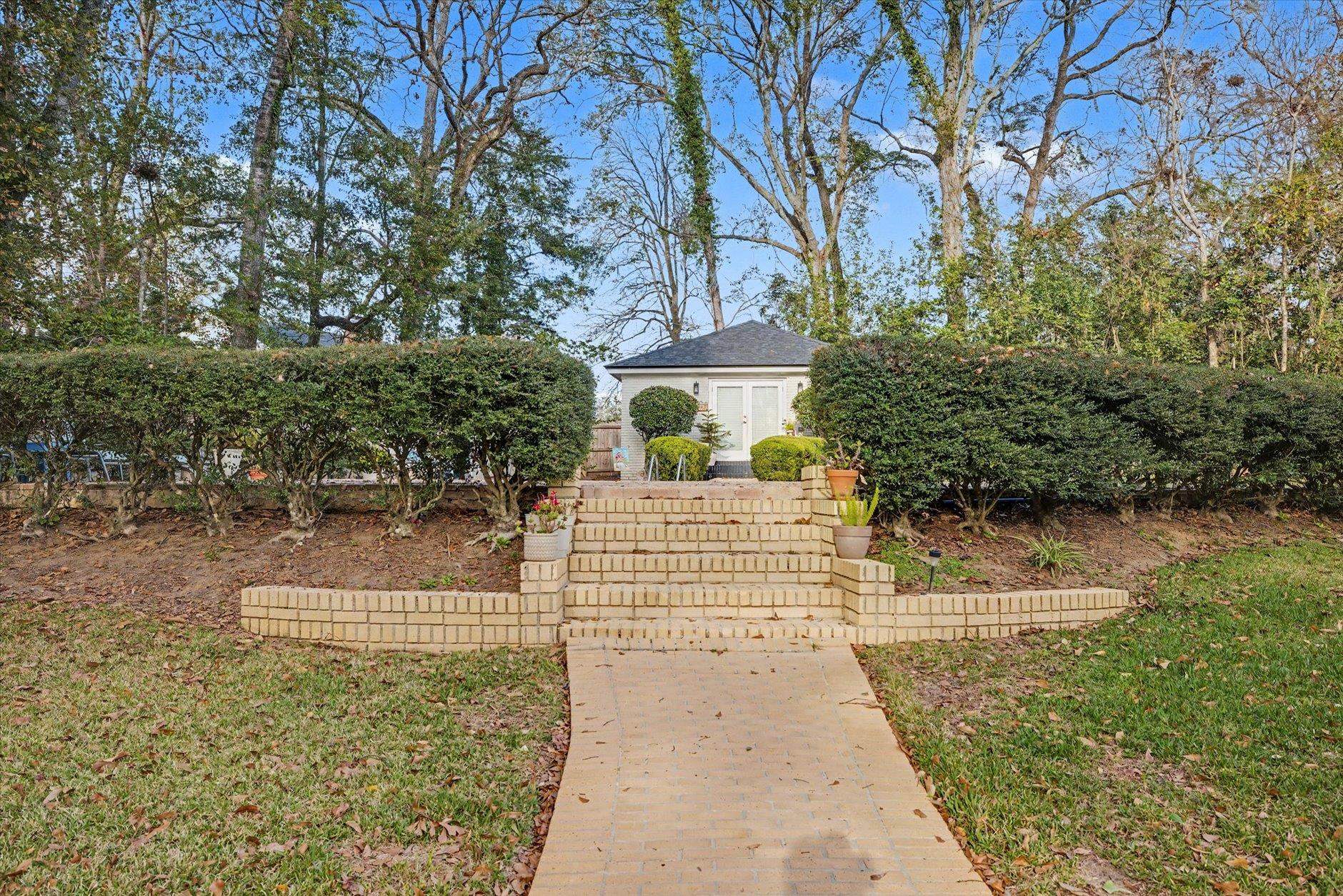 3042 Fermanagh Drive
