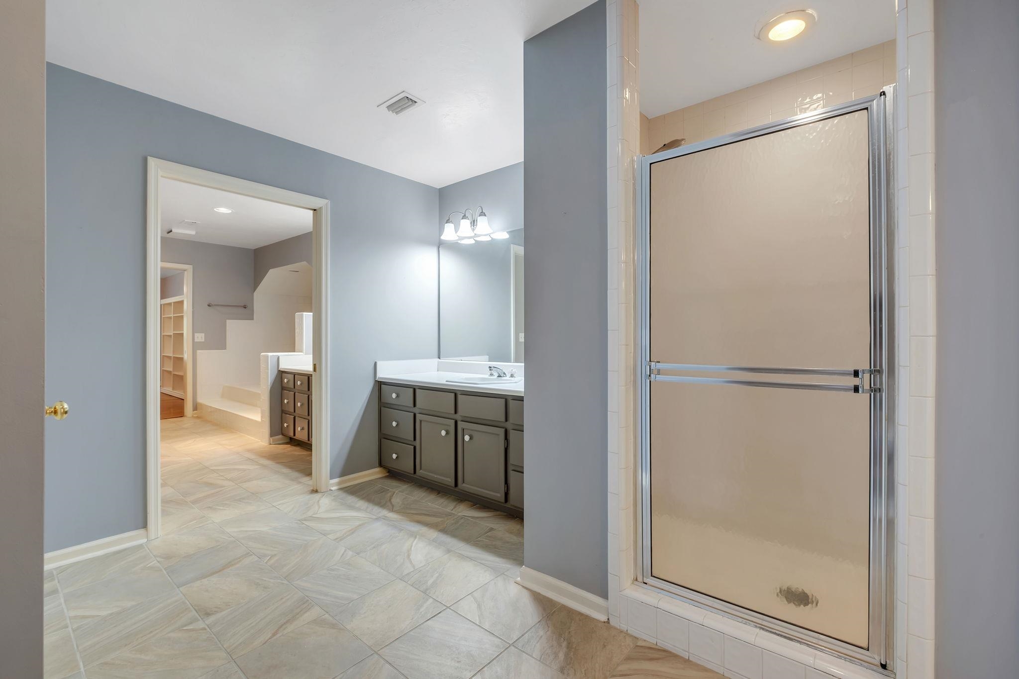 2218 Killarney Way