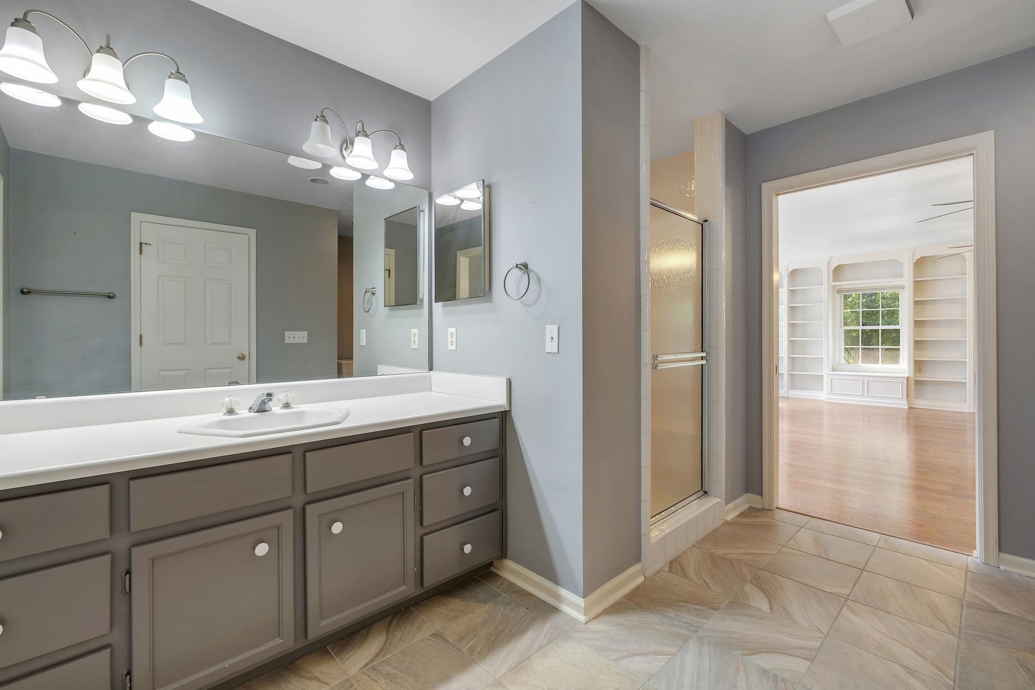 2218 Killarney Way