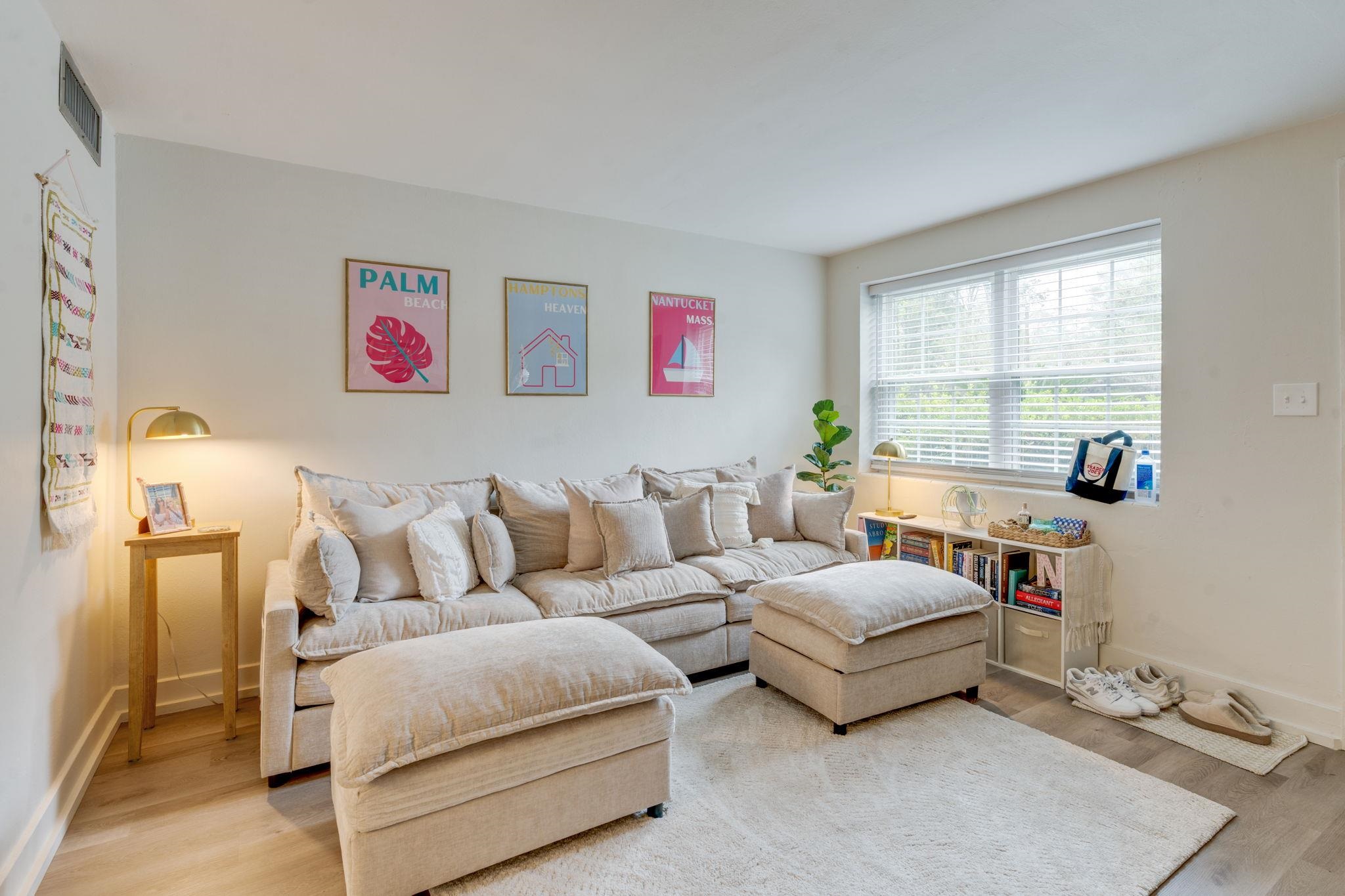 202 E BRADFORD Road Unit: 1-4