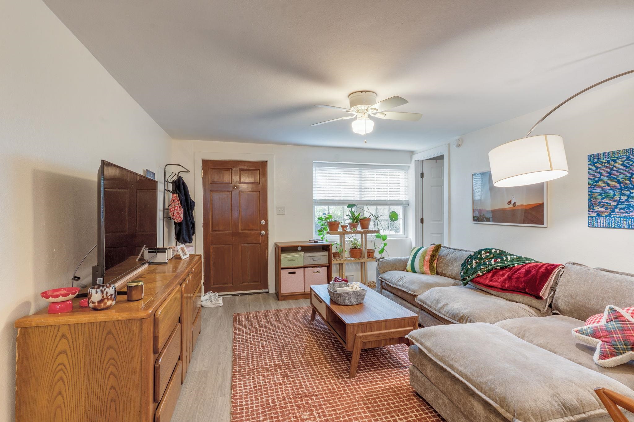 202 E BRADFORD Road Unit: 1-4