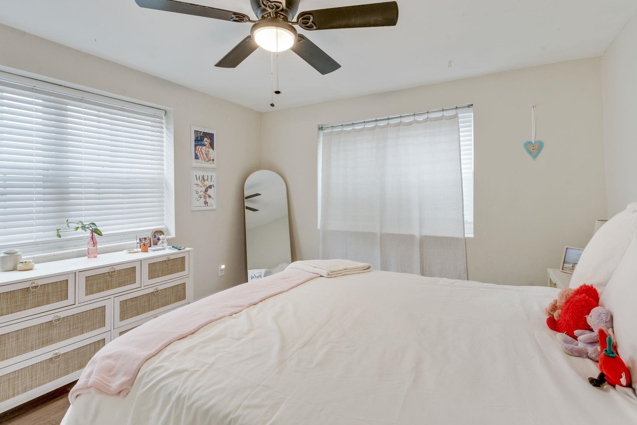 202 E BRADFORD Road Unit: 1-4