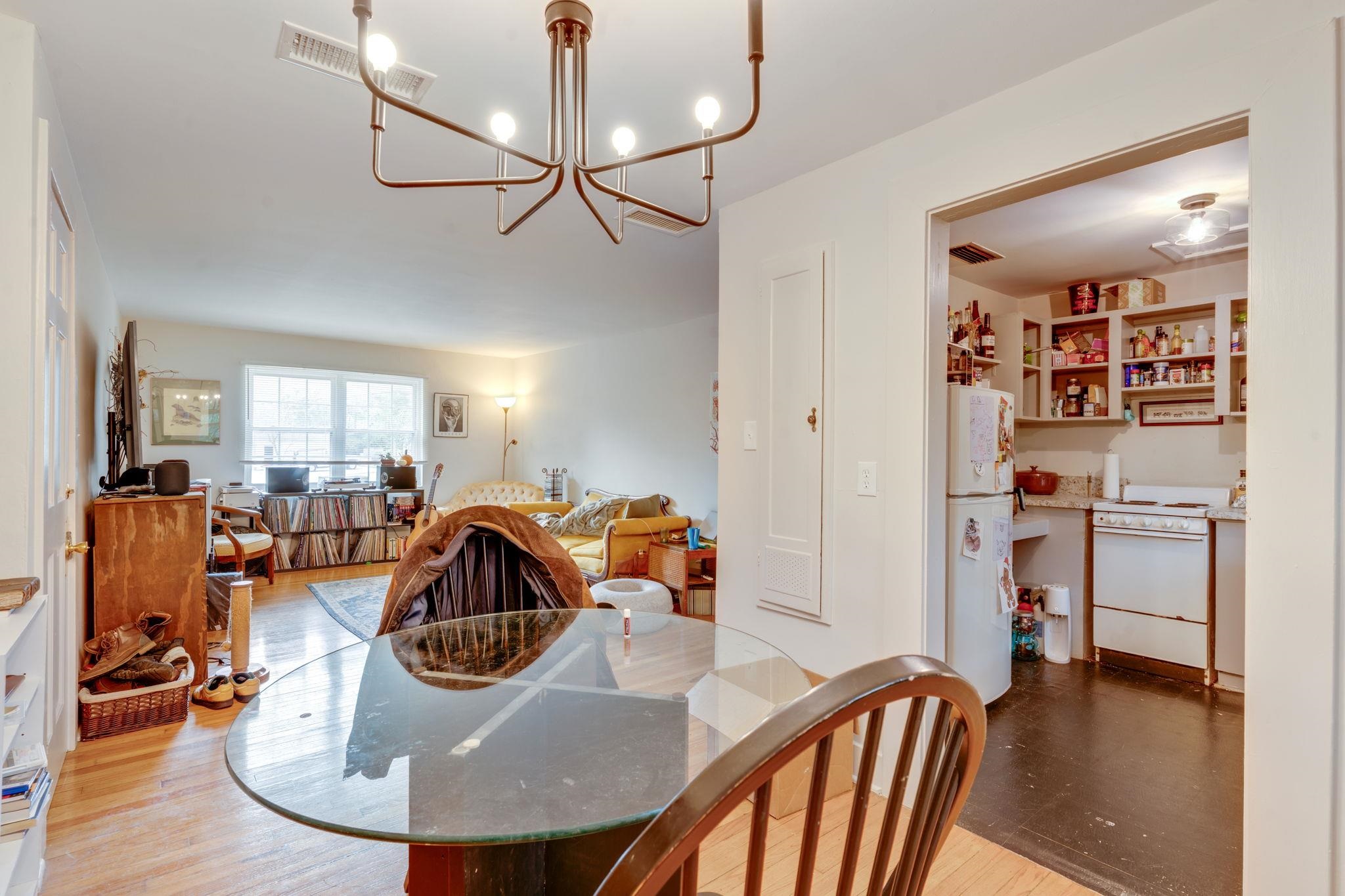 202 E BRADFORD Road Unit: 1-4