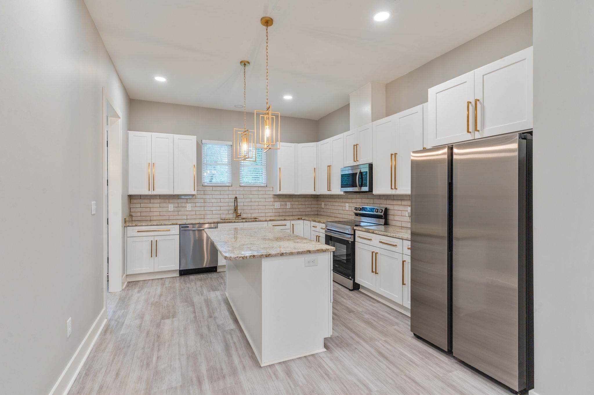 202 E BRADFORD Road Unit: 1-4