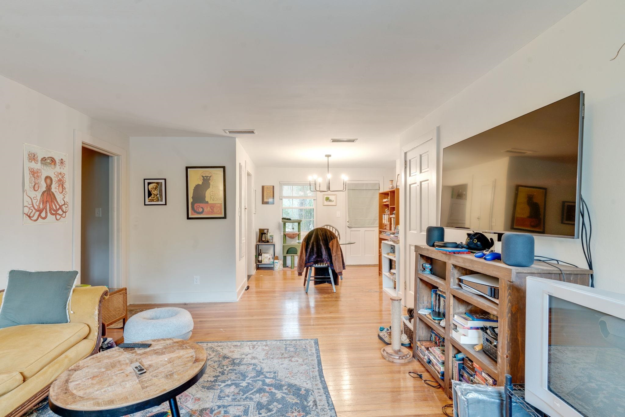 202 E BRADFORD Road Unit: 1-4