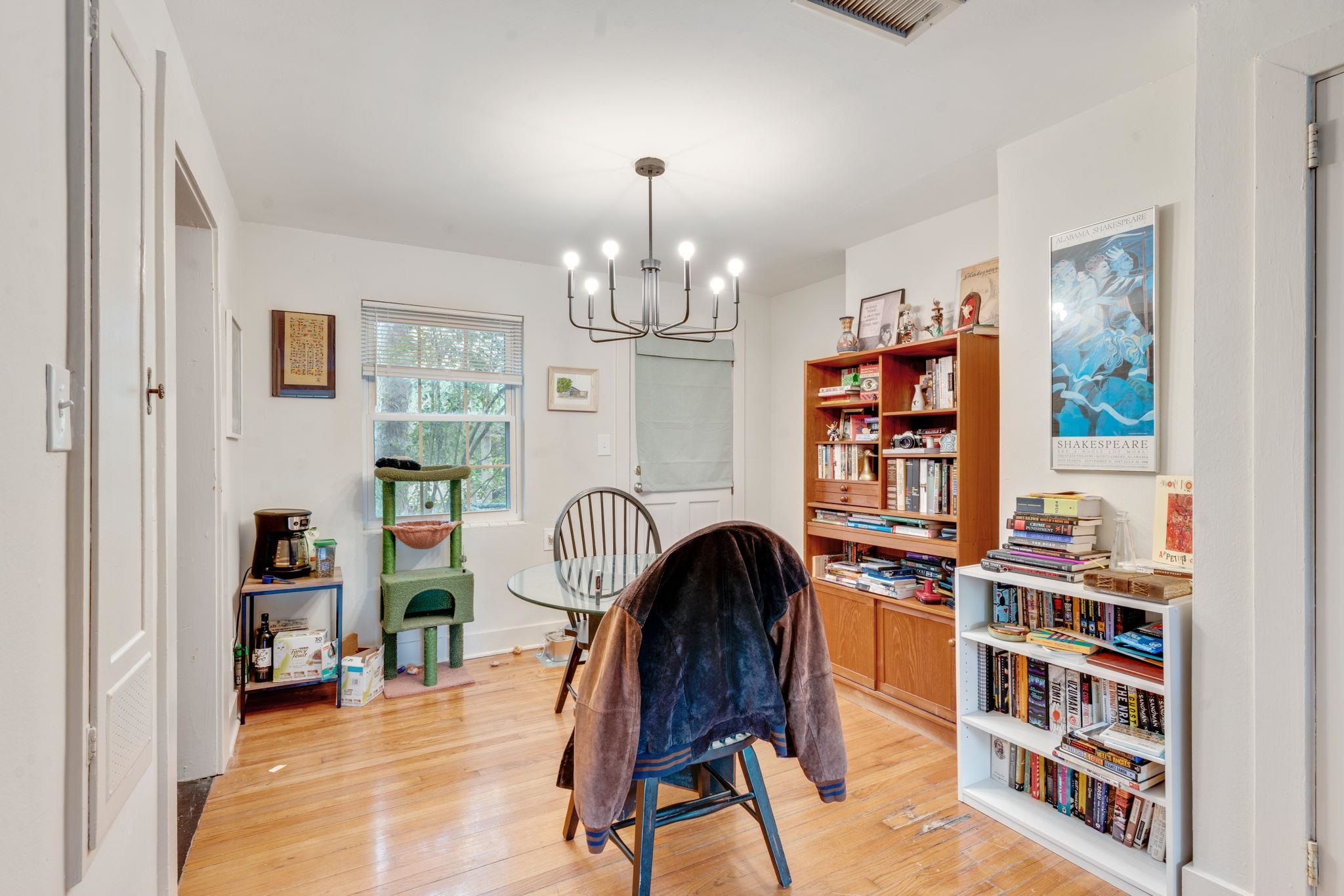 202 E BRADFORD Road Unit: 1-4