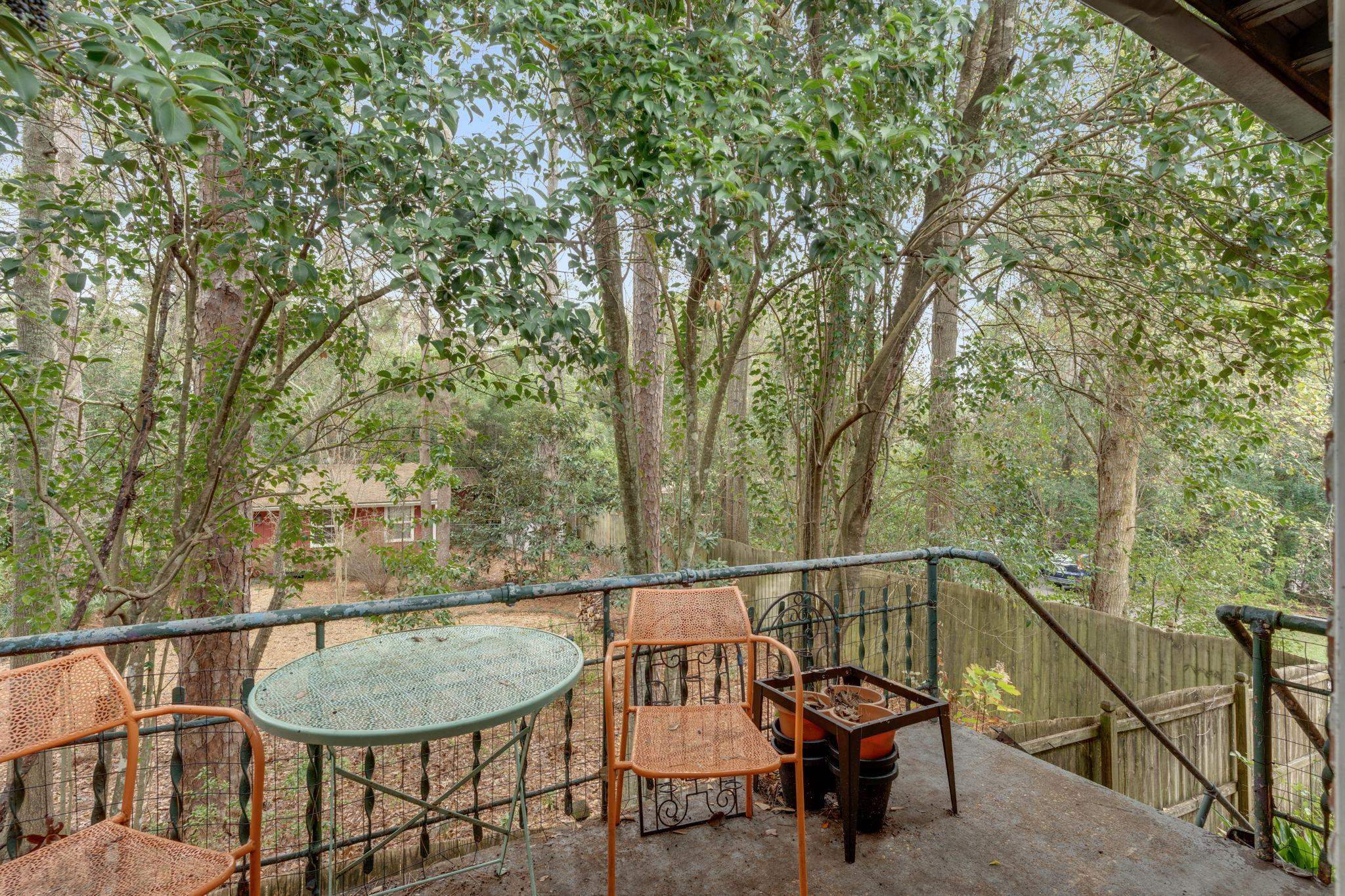 202 E BRADFORD Road Unit: 1-4