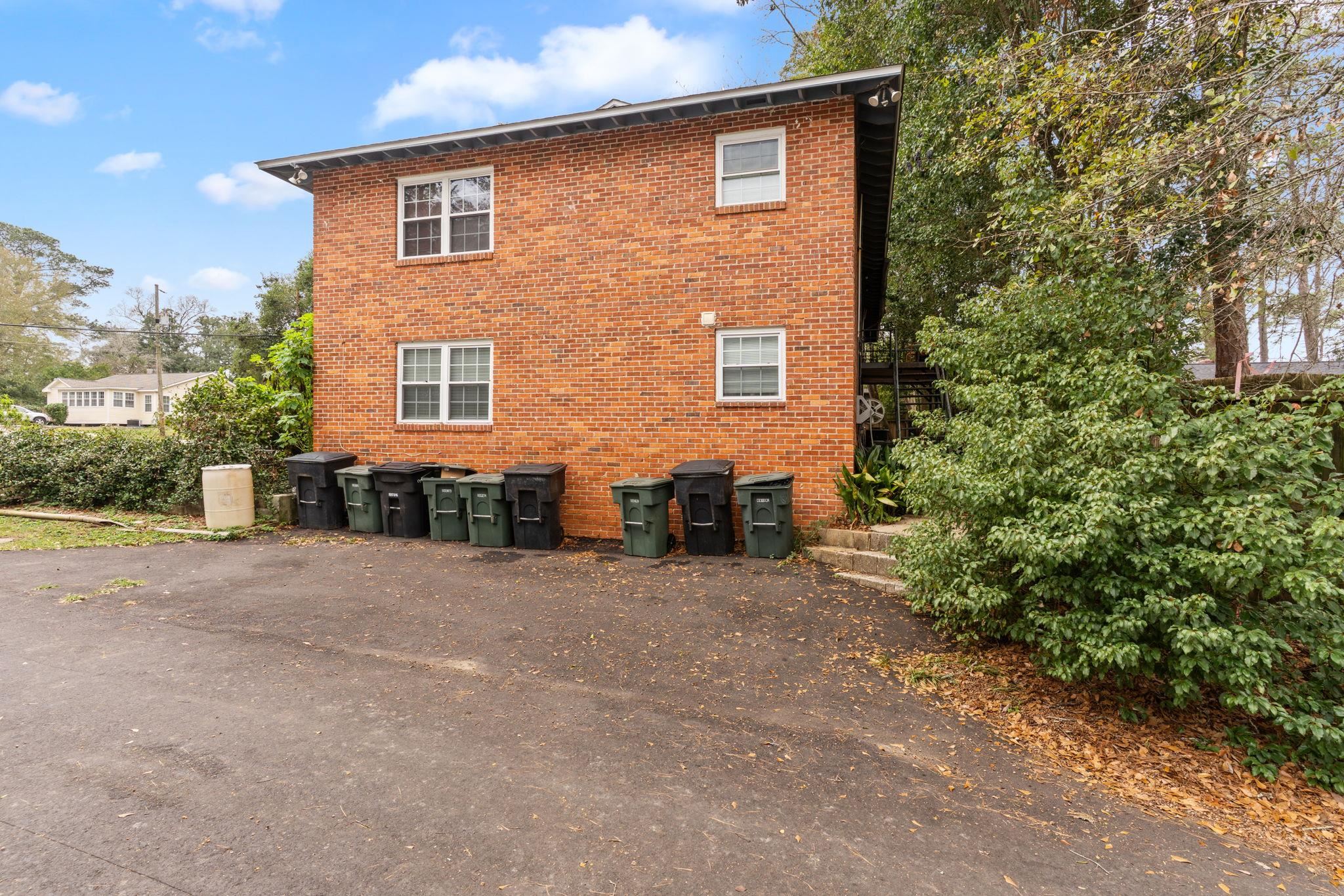 202 E BRADFORD Road Unit: 1-4