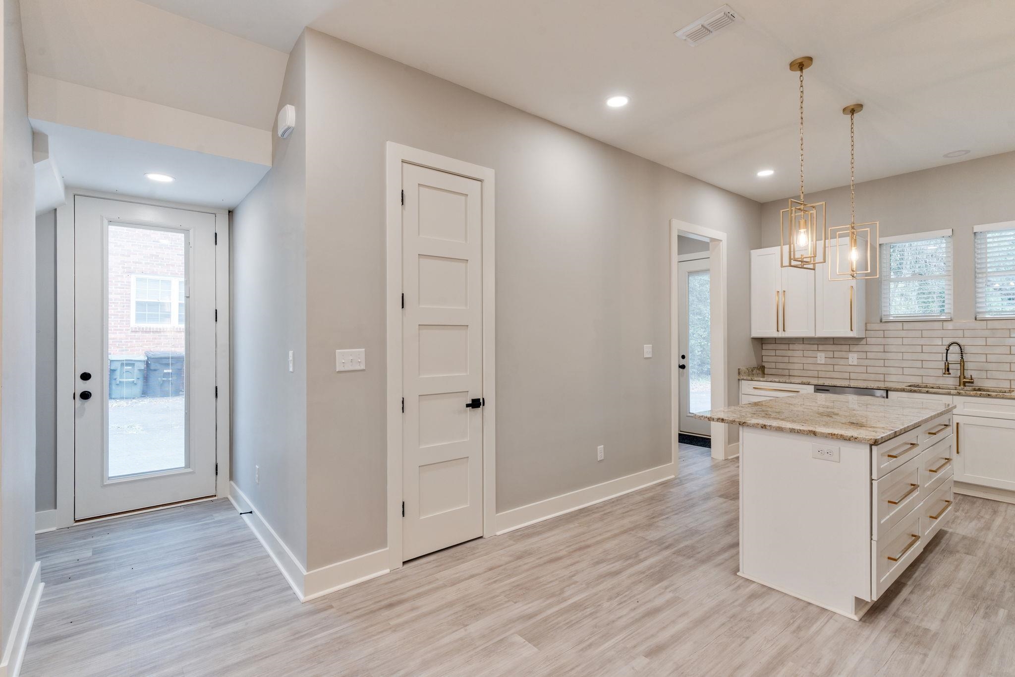 226 E BRADFORD Road Unit: A & B